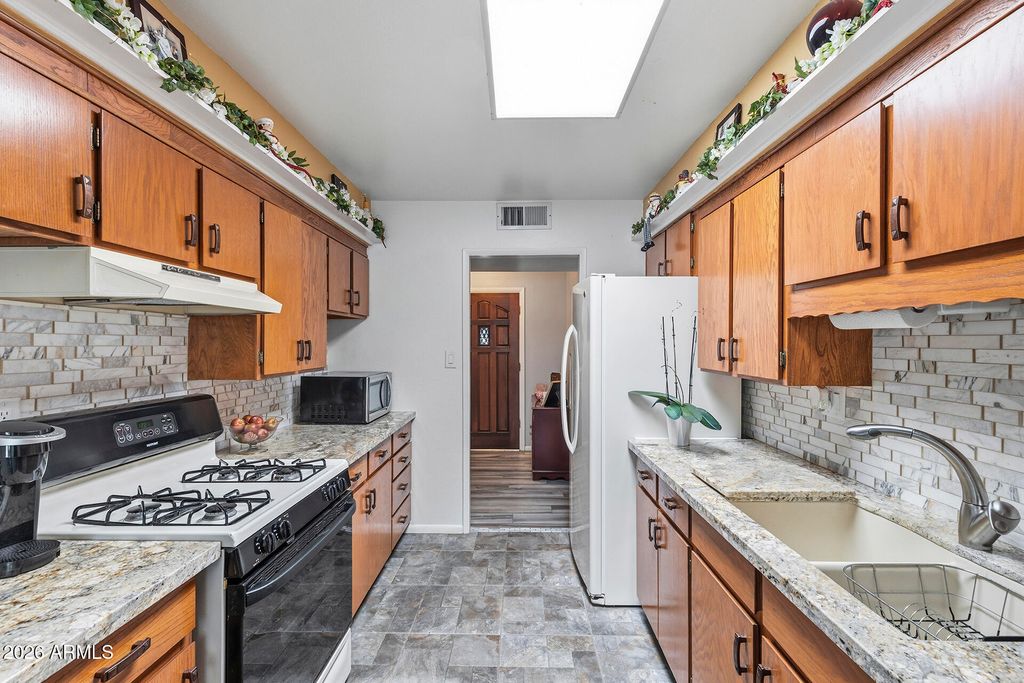 Photo of 12801 N Lake Drive, Sun City, AZ 85351 (MLS # 6981070)