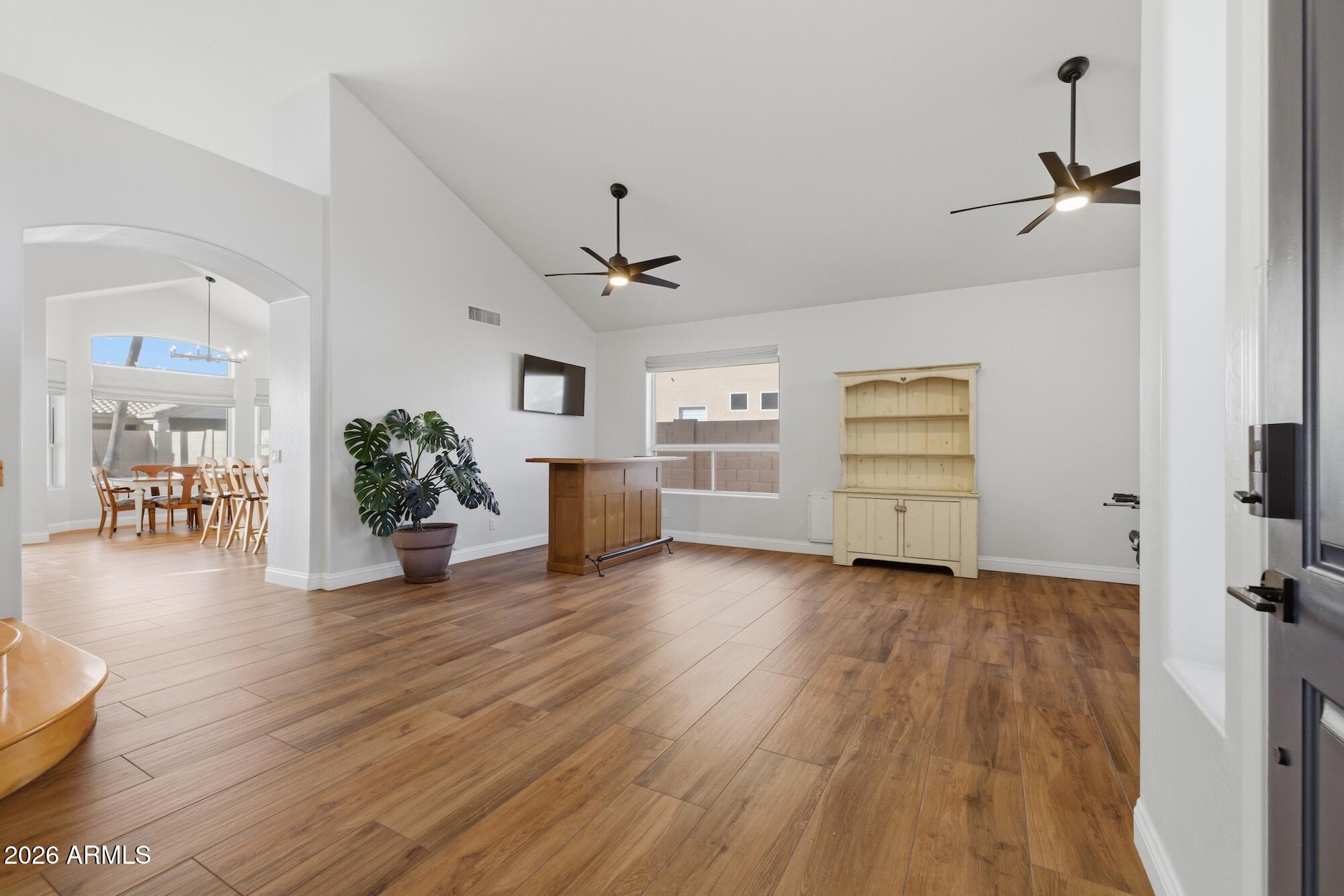 1811 W WISTERIA Drive