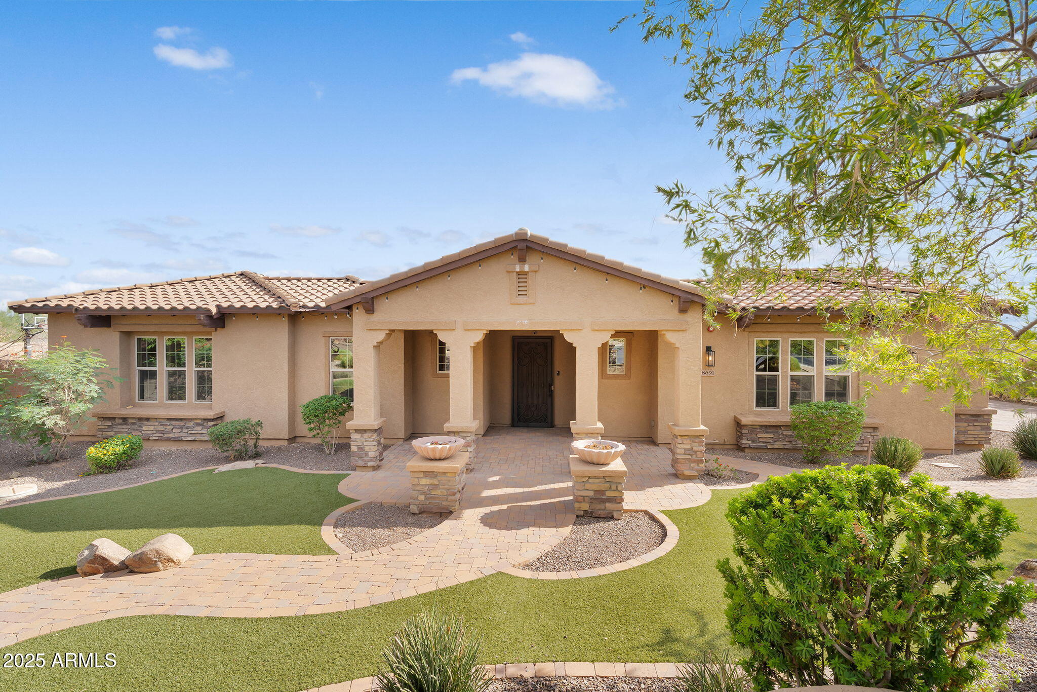 8691 W QUESTA Drive