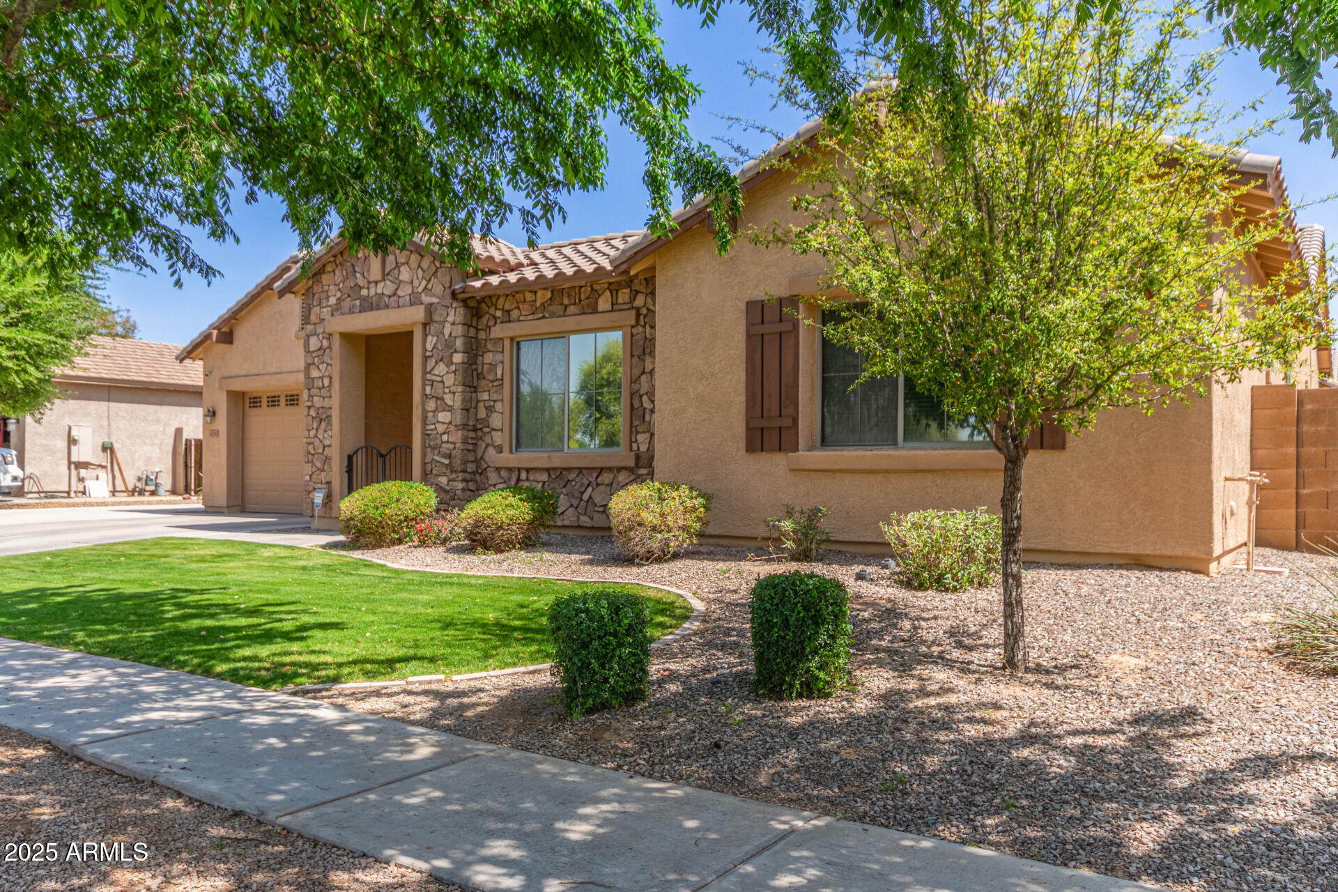 6039 S JOSLYN Lane