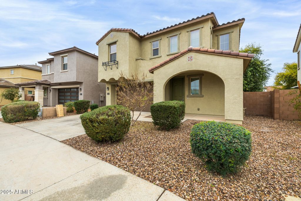 Photo of 740 N Blackbird Drive, Gilbert, AZ 85234 (MLS # 6963430)