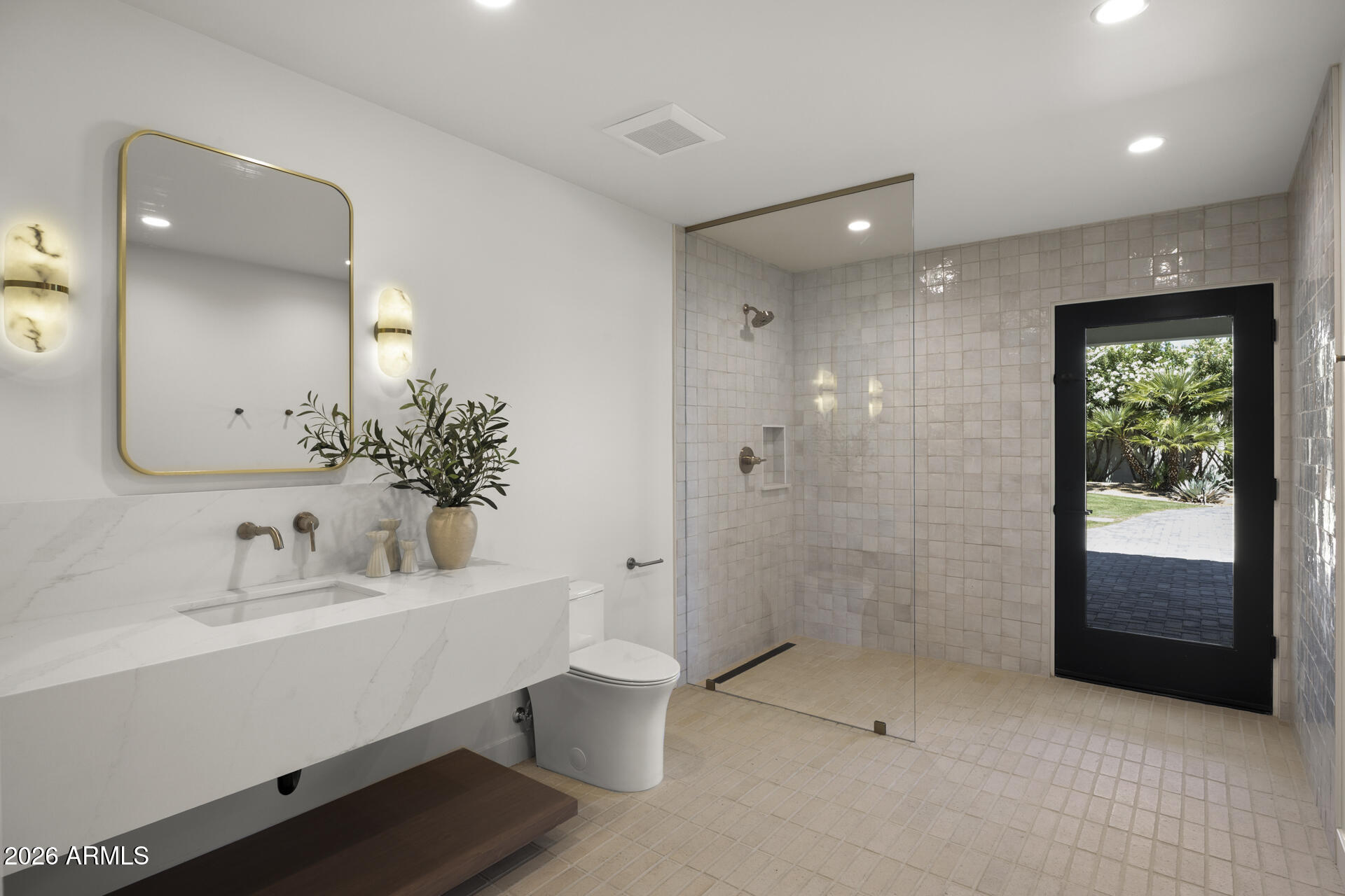 CAMELBACK EAST - Residential
