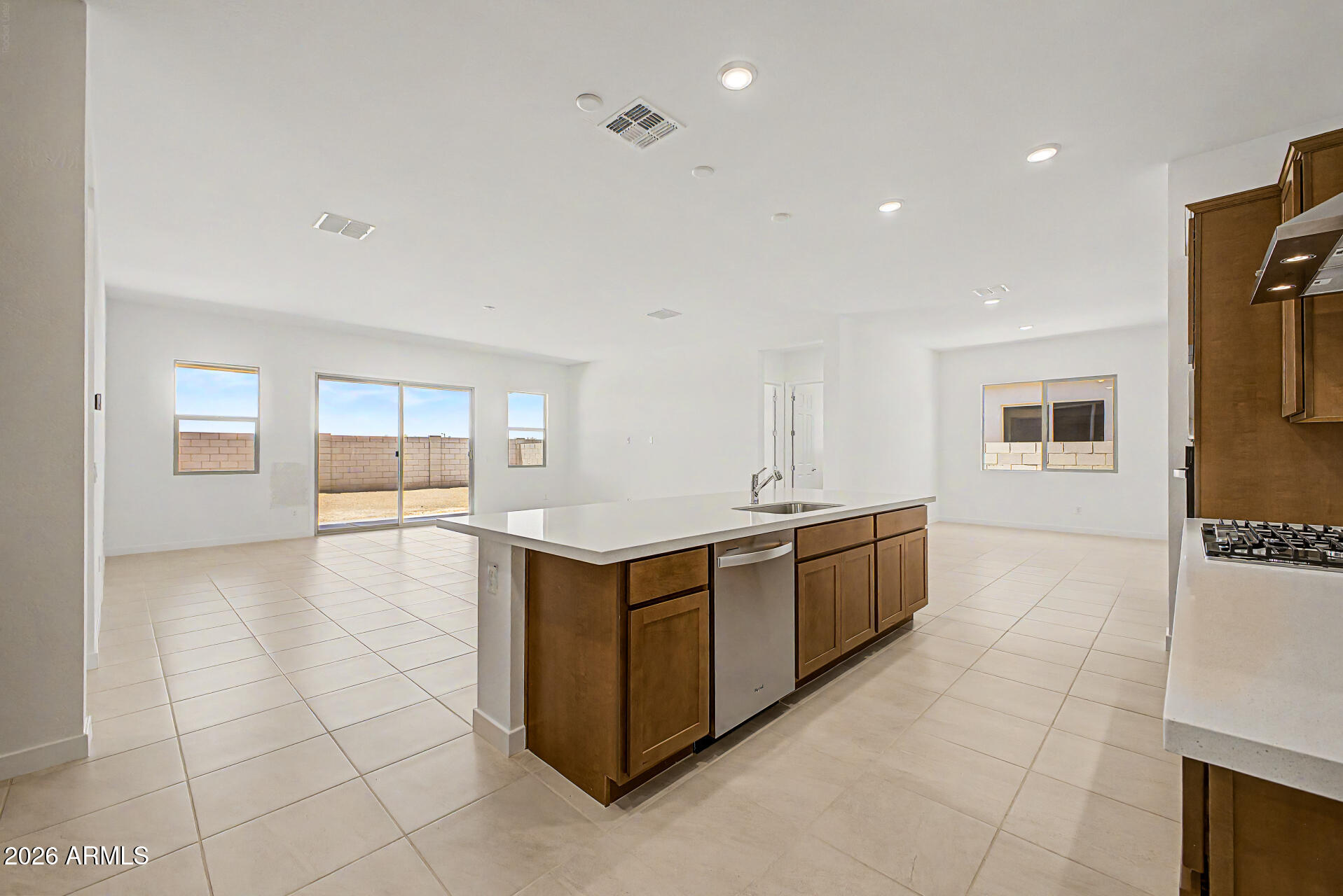 283 W FLOYD Drive