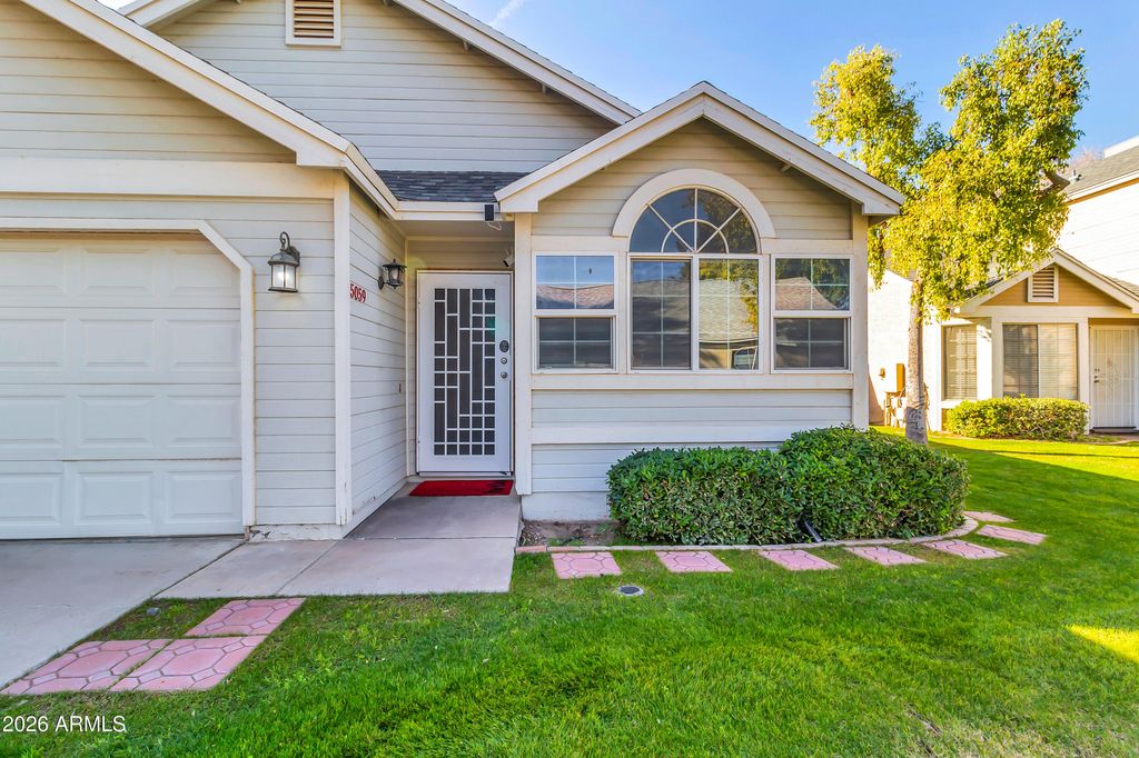 Photo of 5059 W Chicago Circle S, Chandler, AZ 85226 (MLS # 6973284)