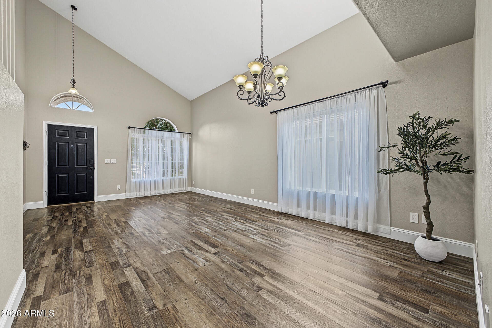 1012 S ESMERALDA --