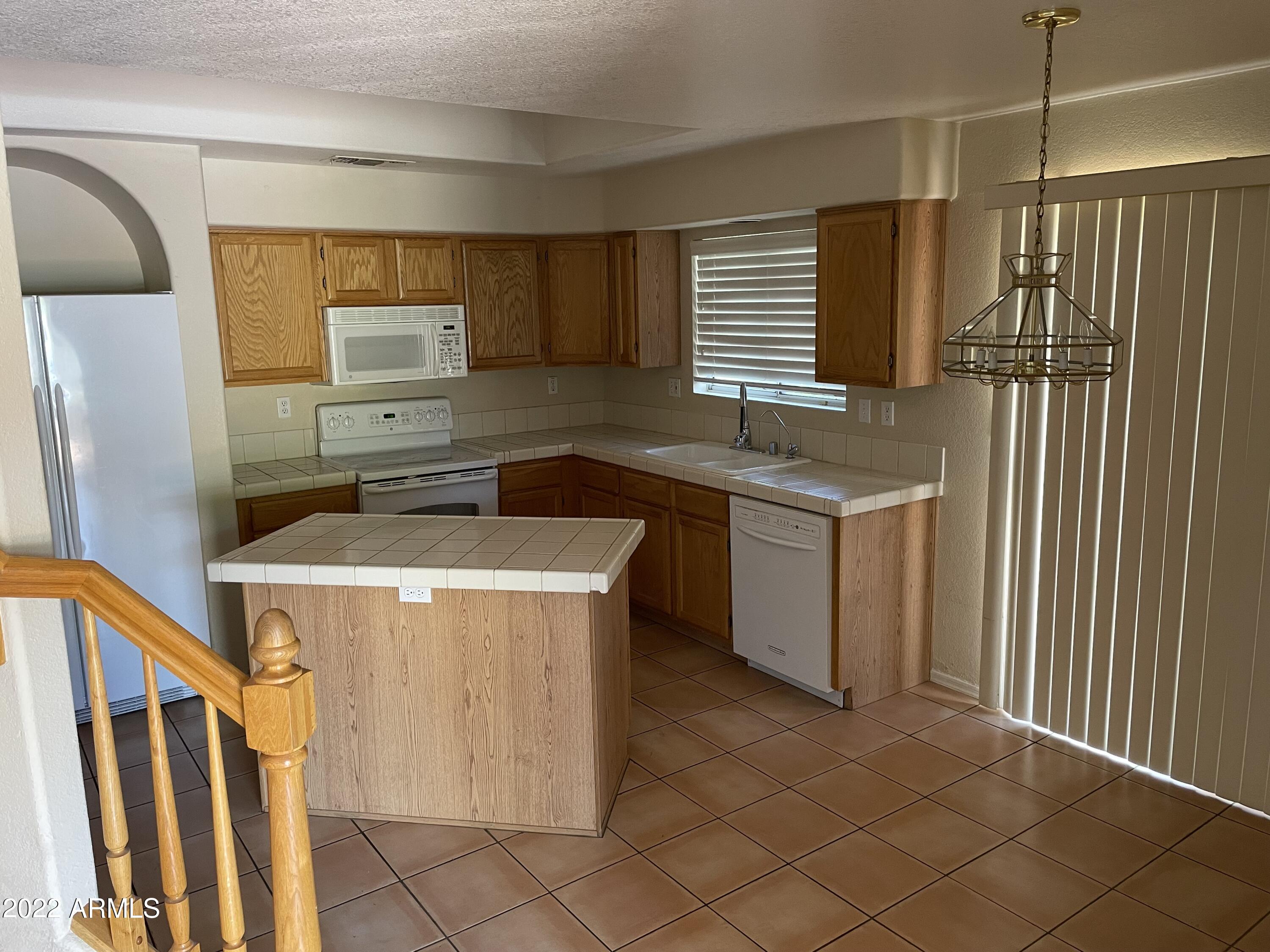 4817 E HAZEL Drive 1