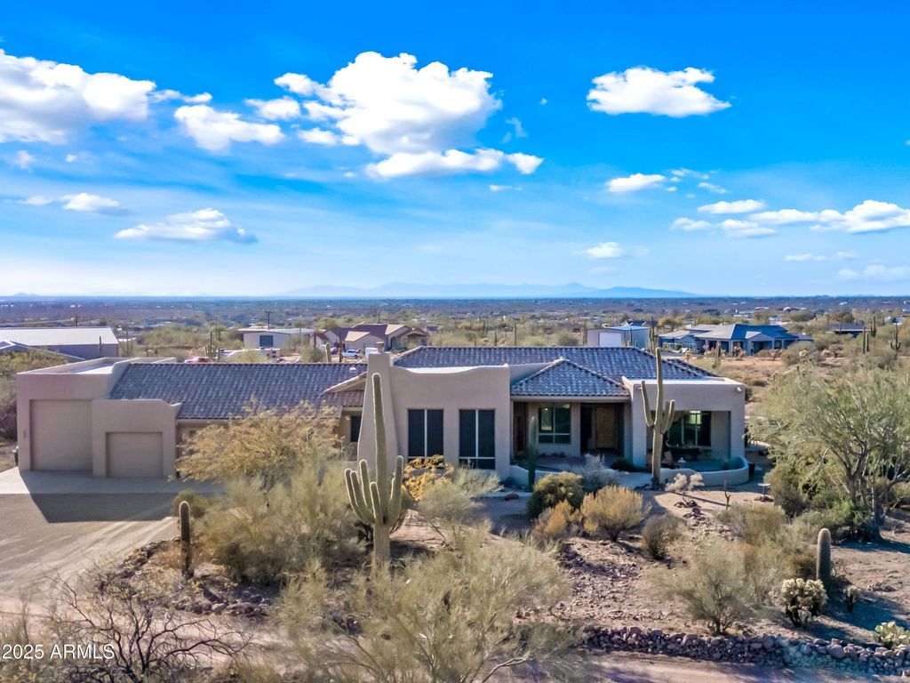 Photo of 148 N La Barge Road, Apache Junction, AZ 85119 (MLS # 6964417)