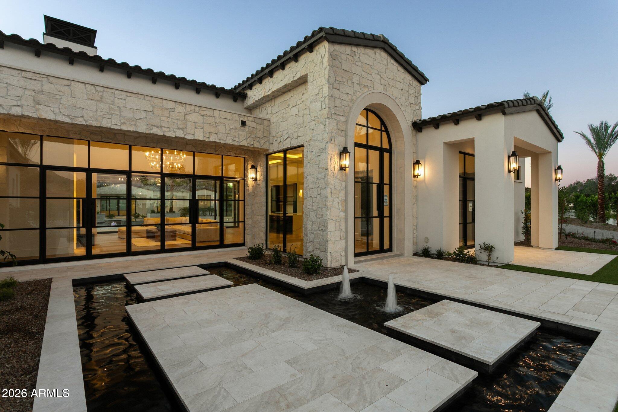 6610 N MOUNTAIN VIEW Drive