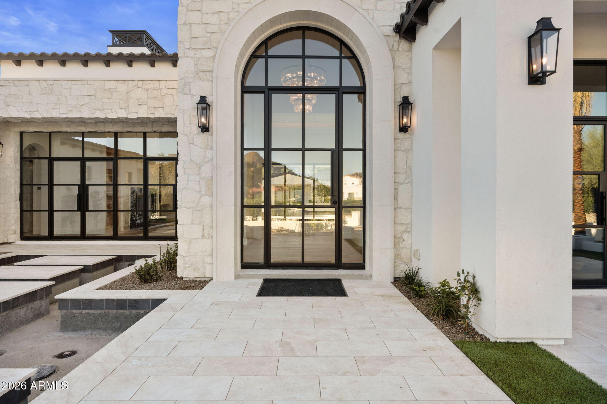 6610 N MOUNTAIN VIEW Drive