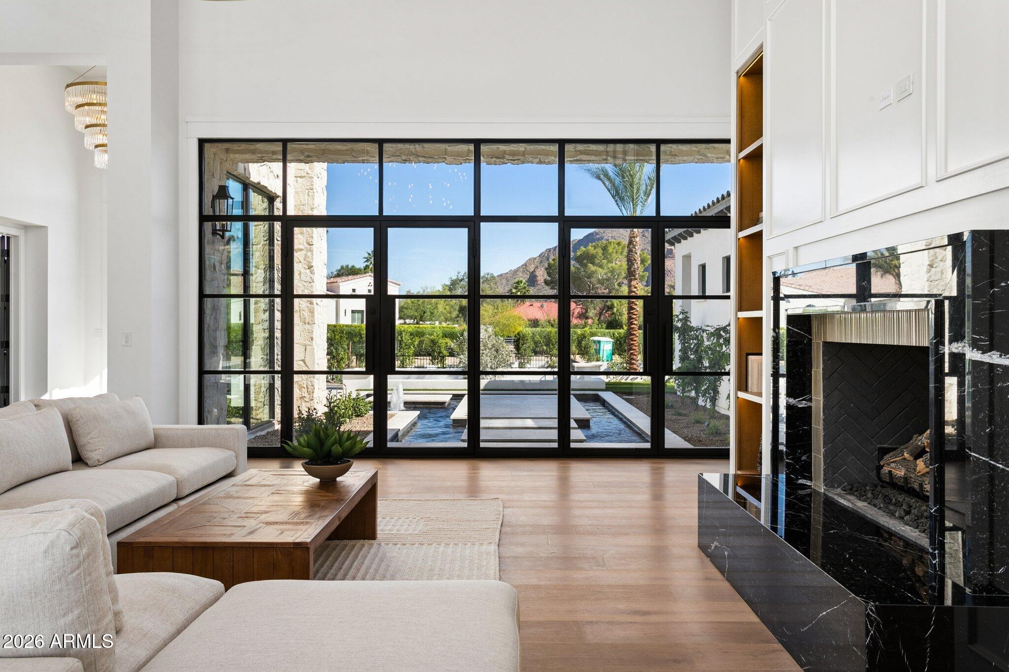 6610 N MOUNTAIN VIEW Drive