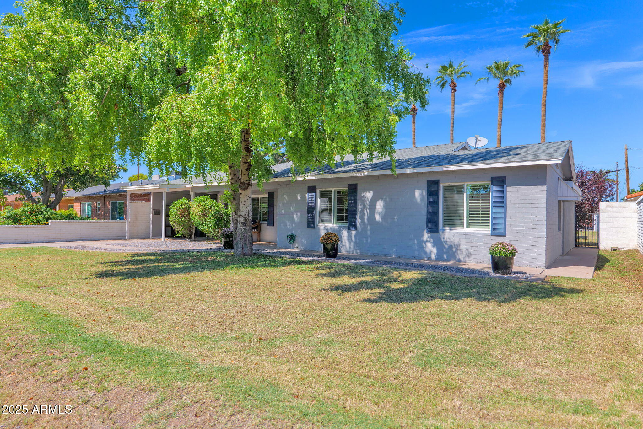 1704 E SOLANO Drive