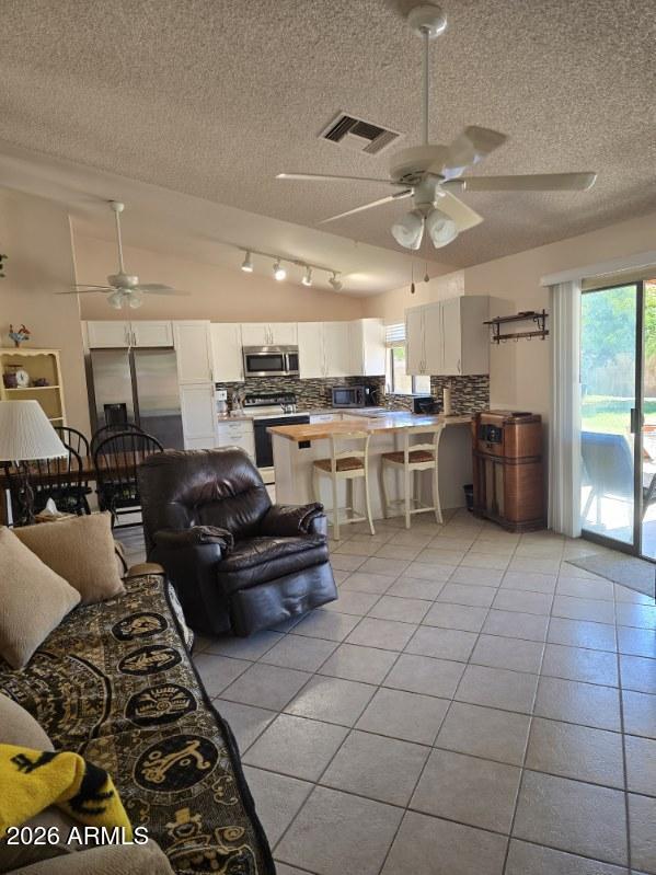6439 E GRANDVIEW Drive