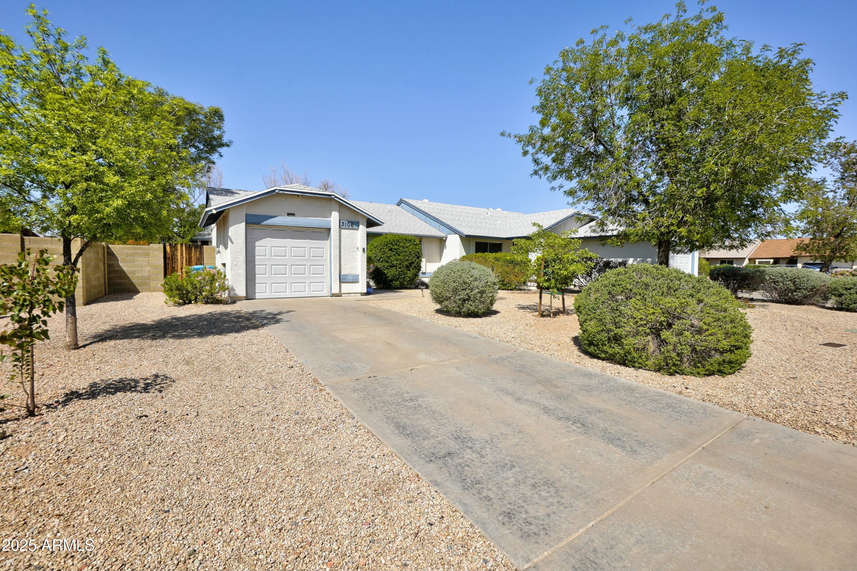 3106 W MOHAWK Lane