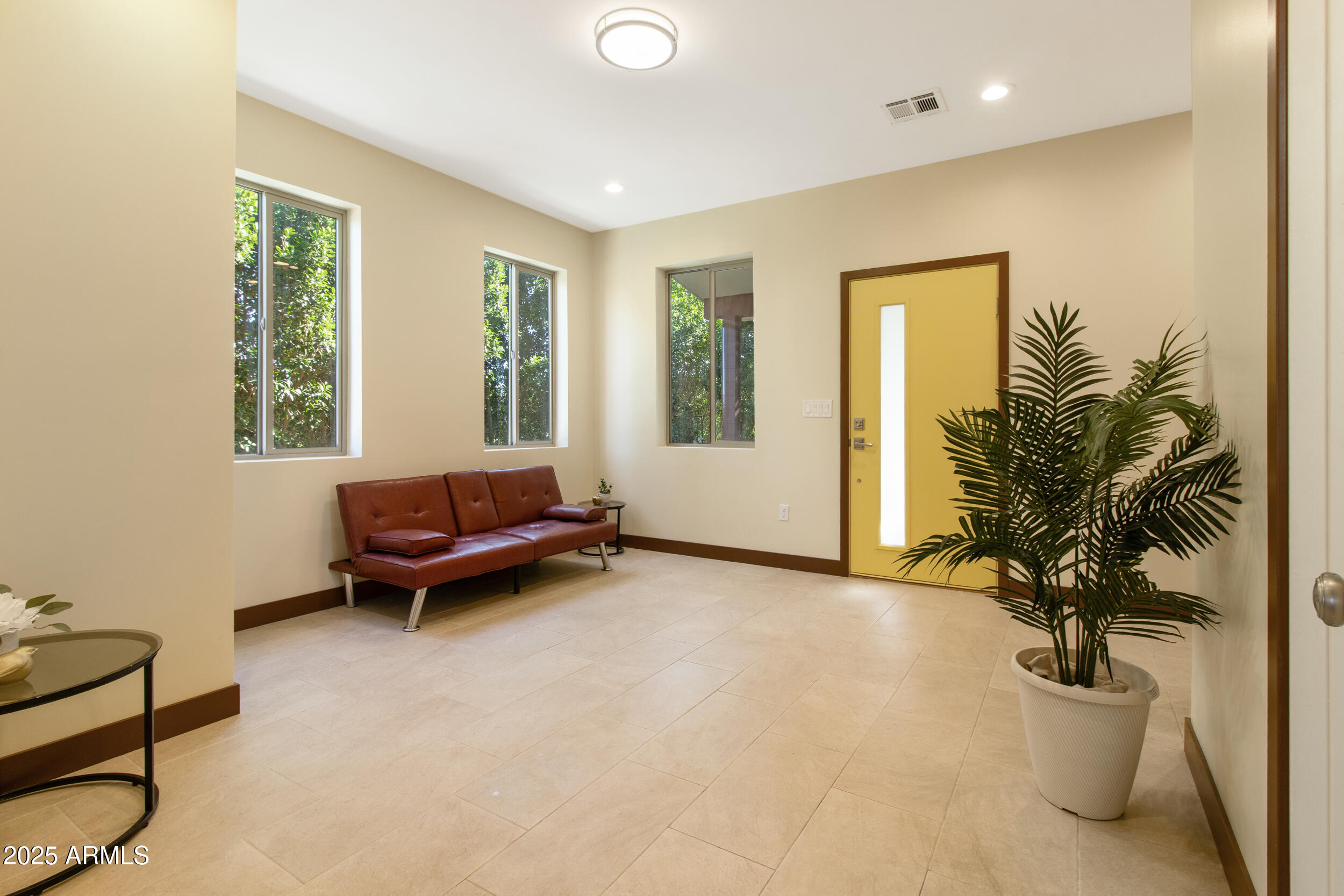 2014 W LAWRENCE Road