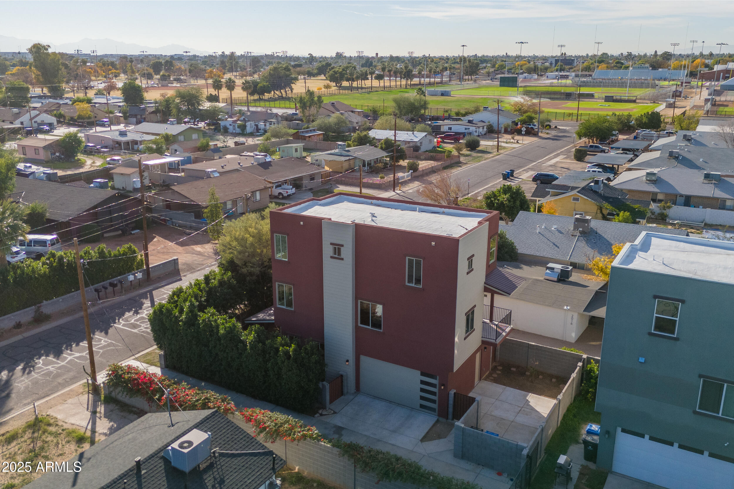 2014 W LAWRENCE Road