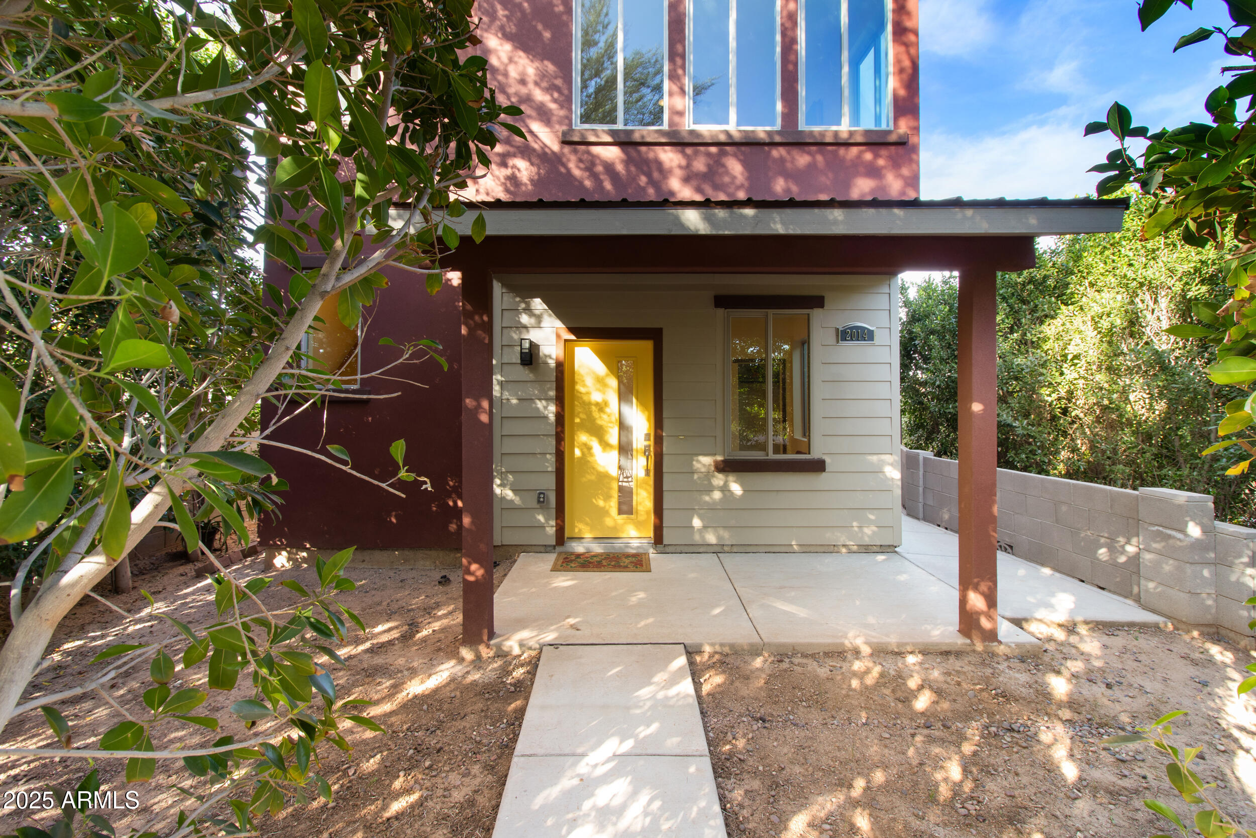 2014 W LAWRENCE Road