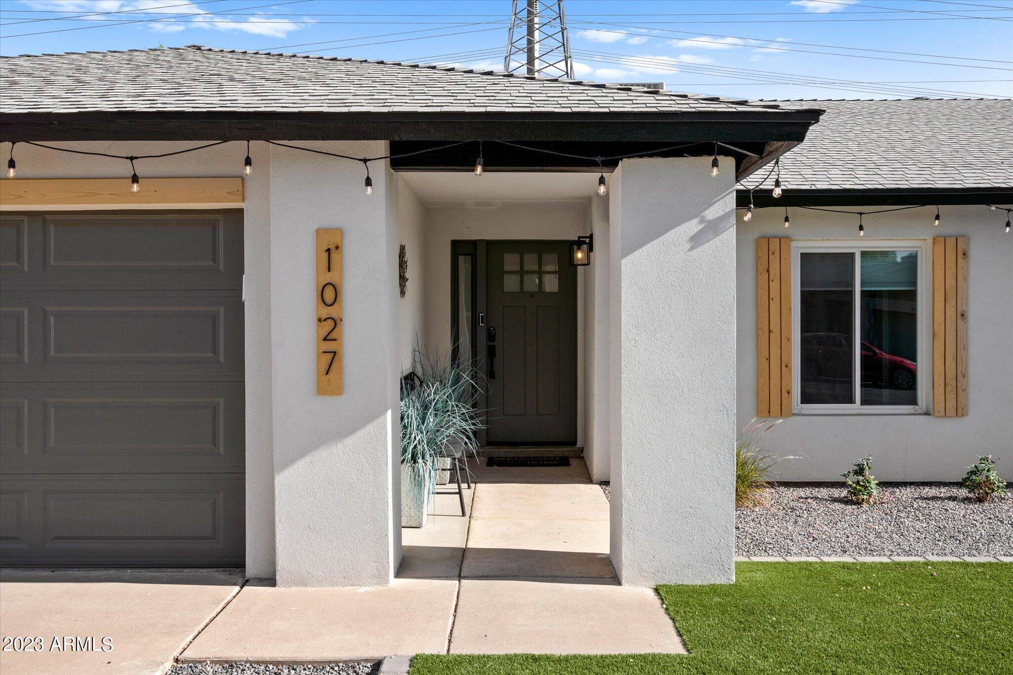 1027 W PERALTA Avenue