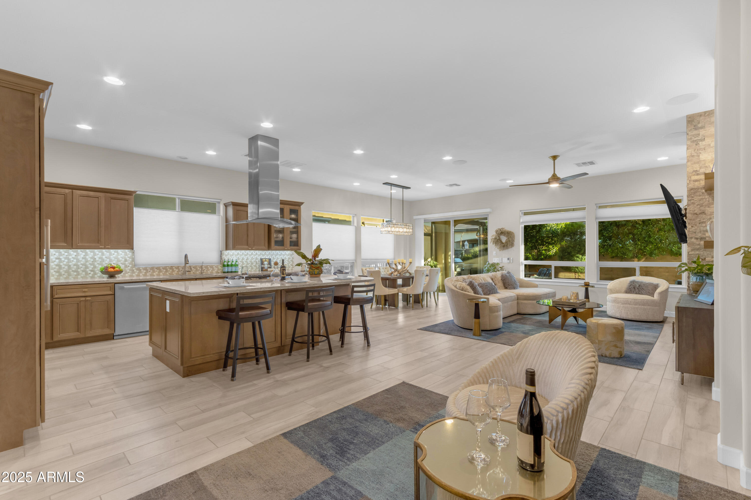 829 E SNOWY FARM Drive