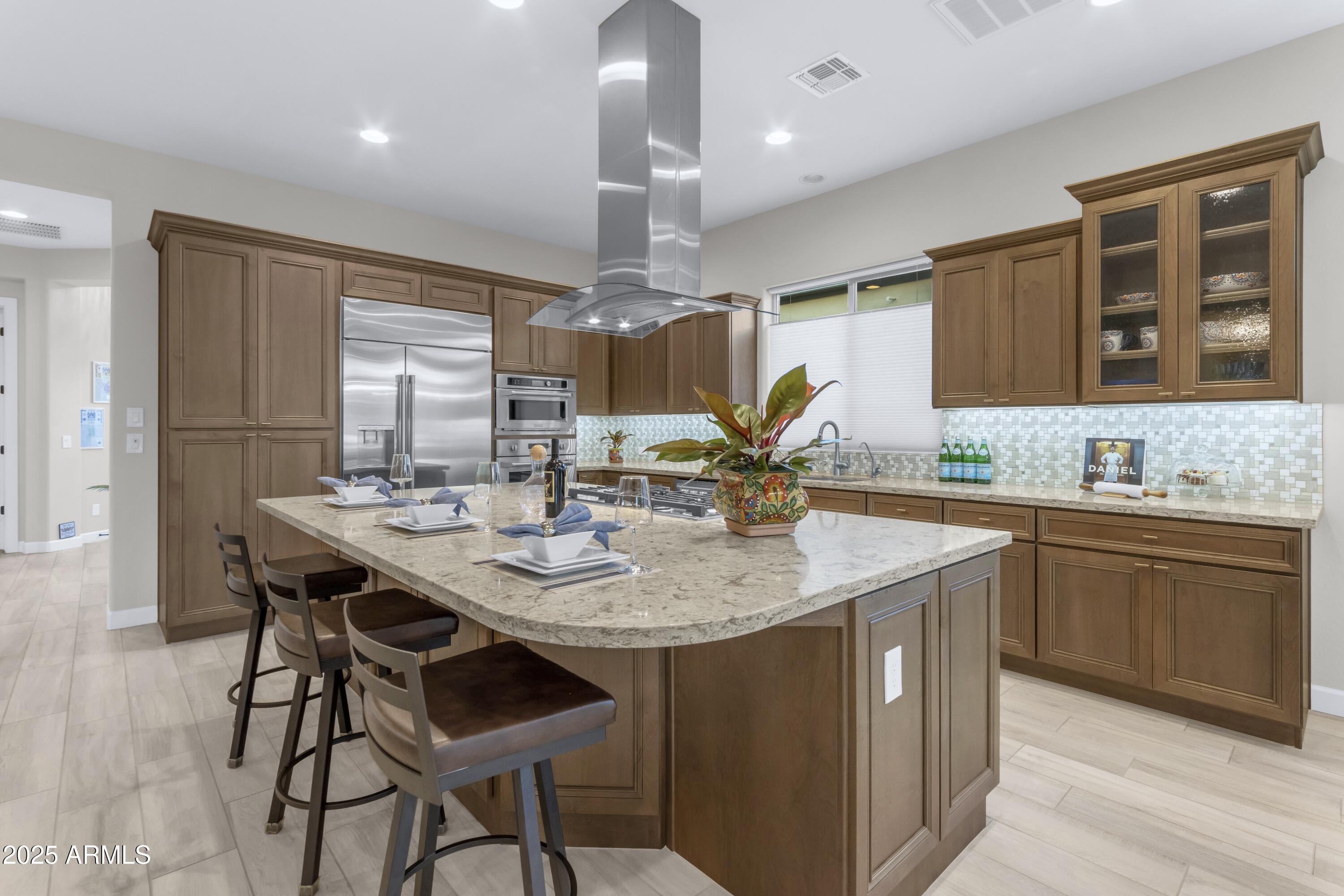 829 E SNOWY FARM Drive