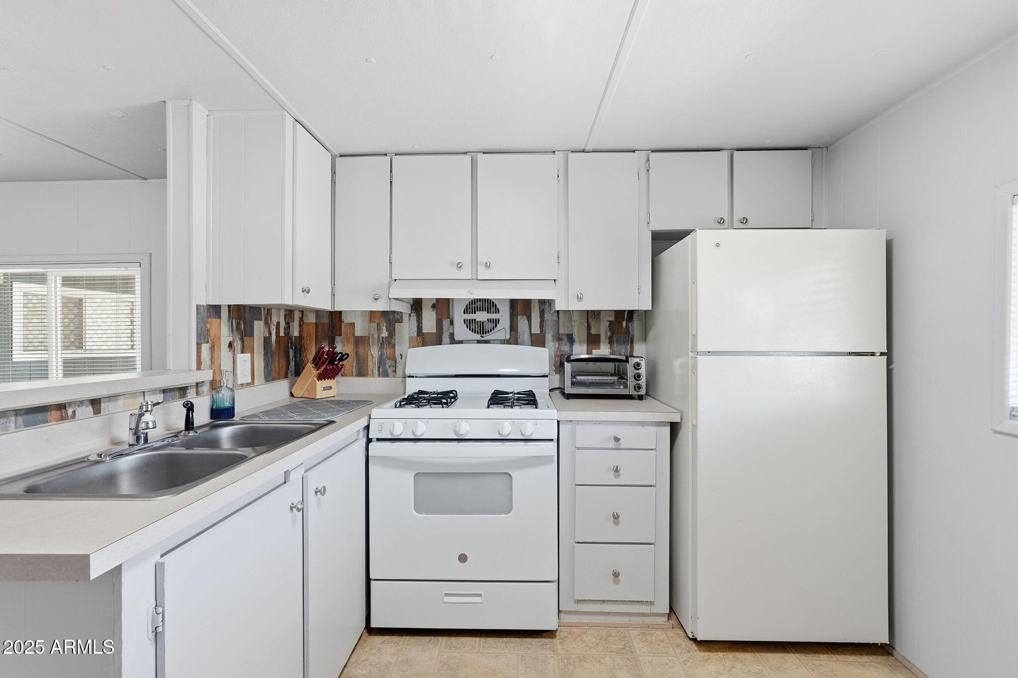 2100 N TREKELL Road 16