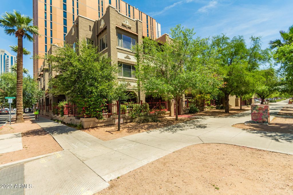 Photo of 387 N 2nd Avenue #F2, Phoenix, AZ 85003 (MLS # 6860449)