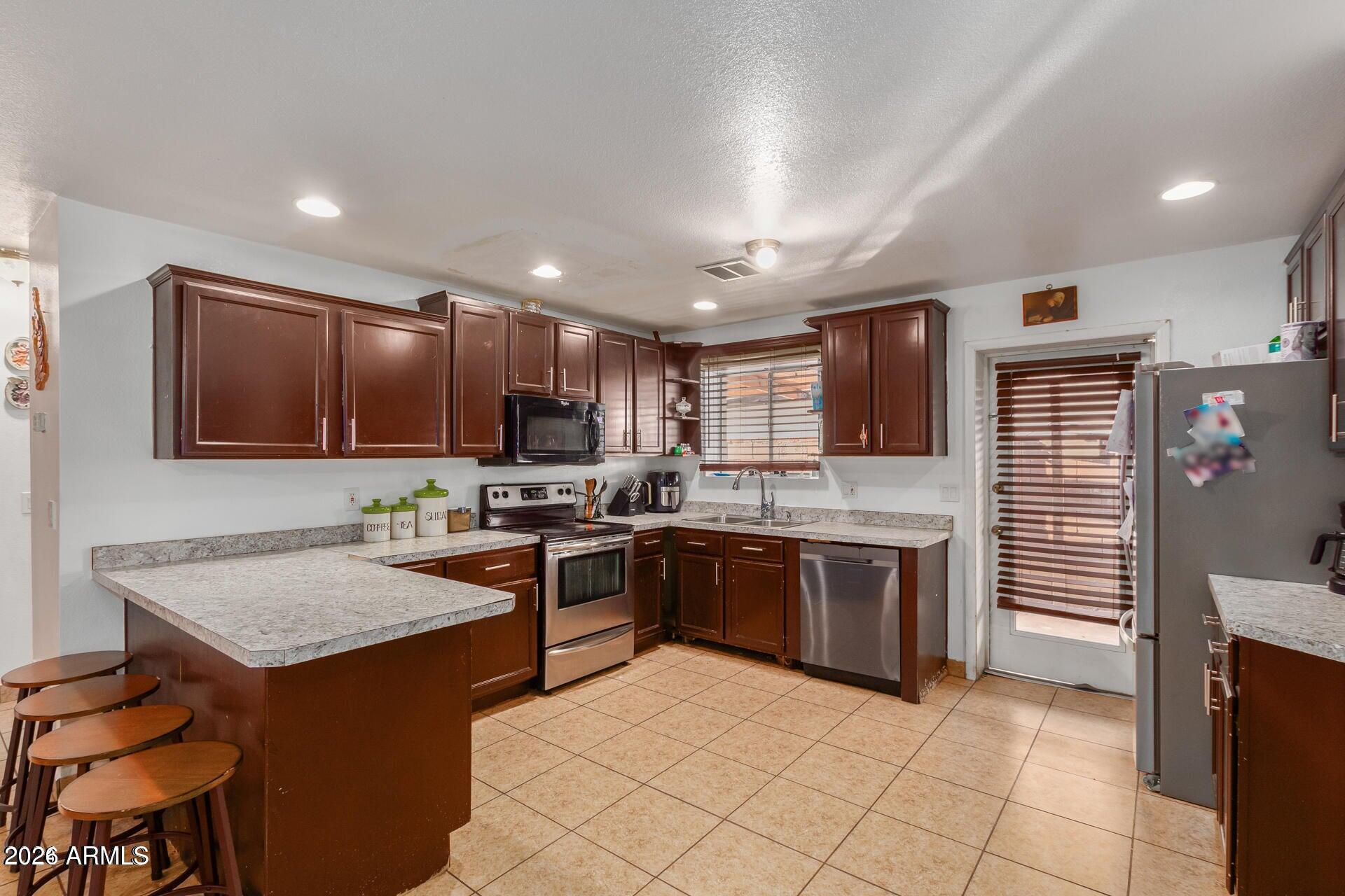 3437 W BELMONT Avenue