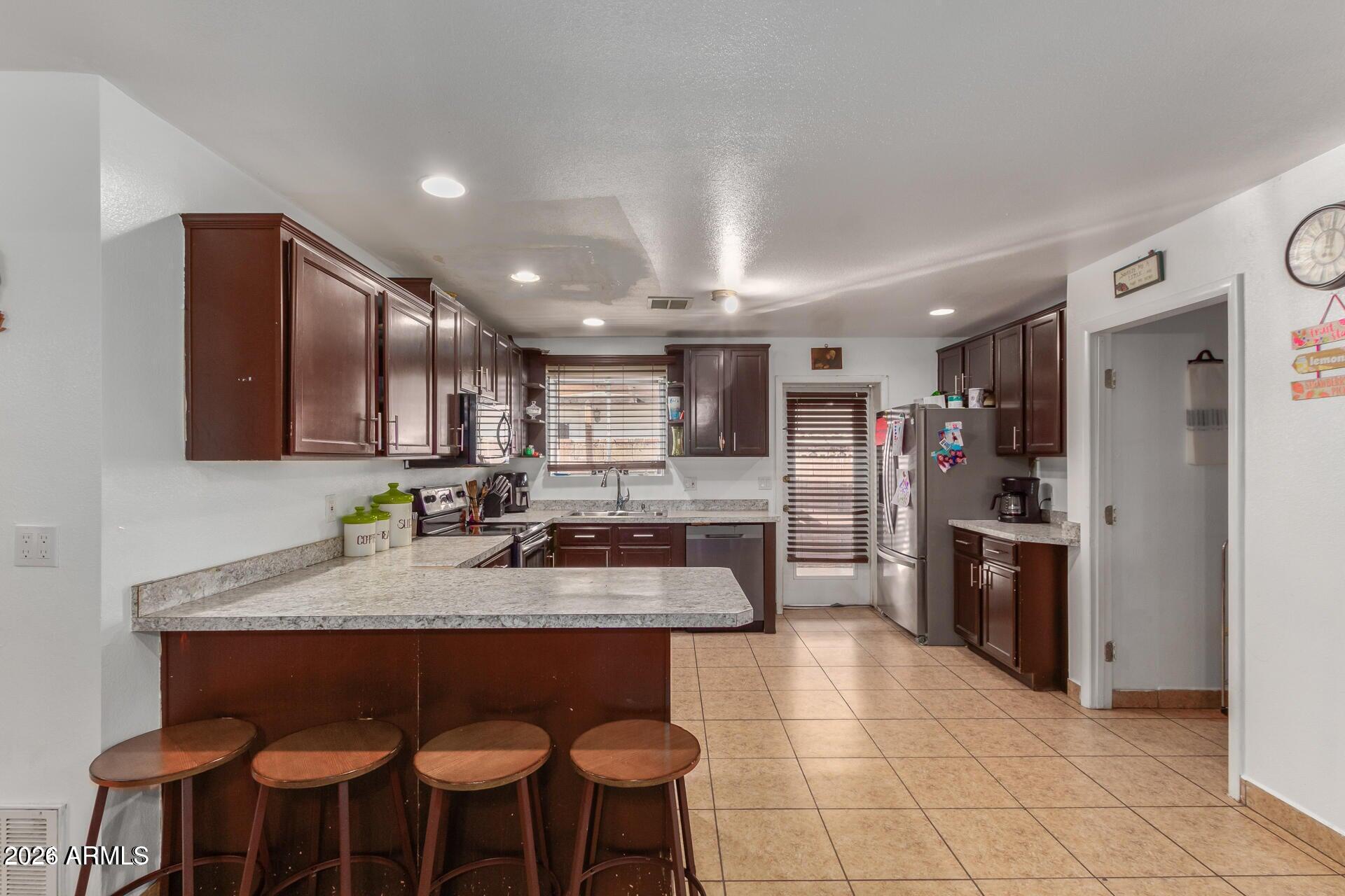 3437 W BELMONT Avenue