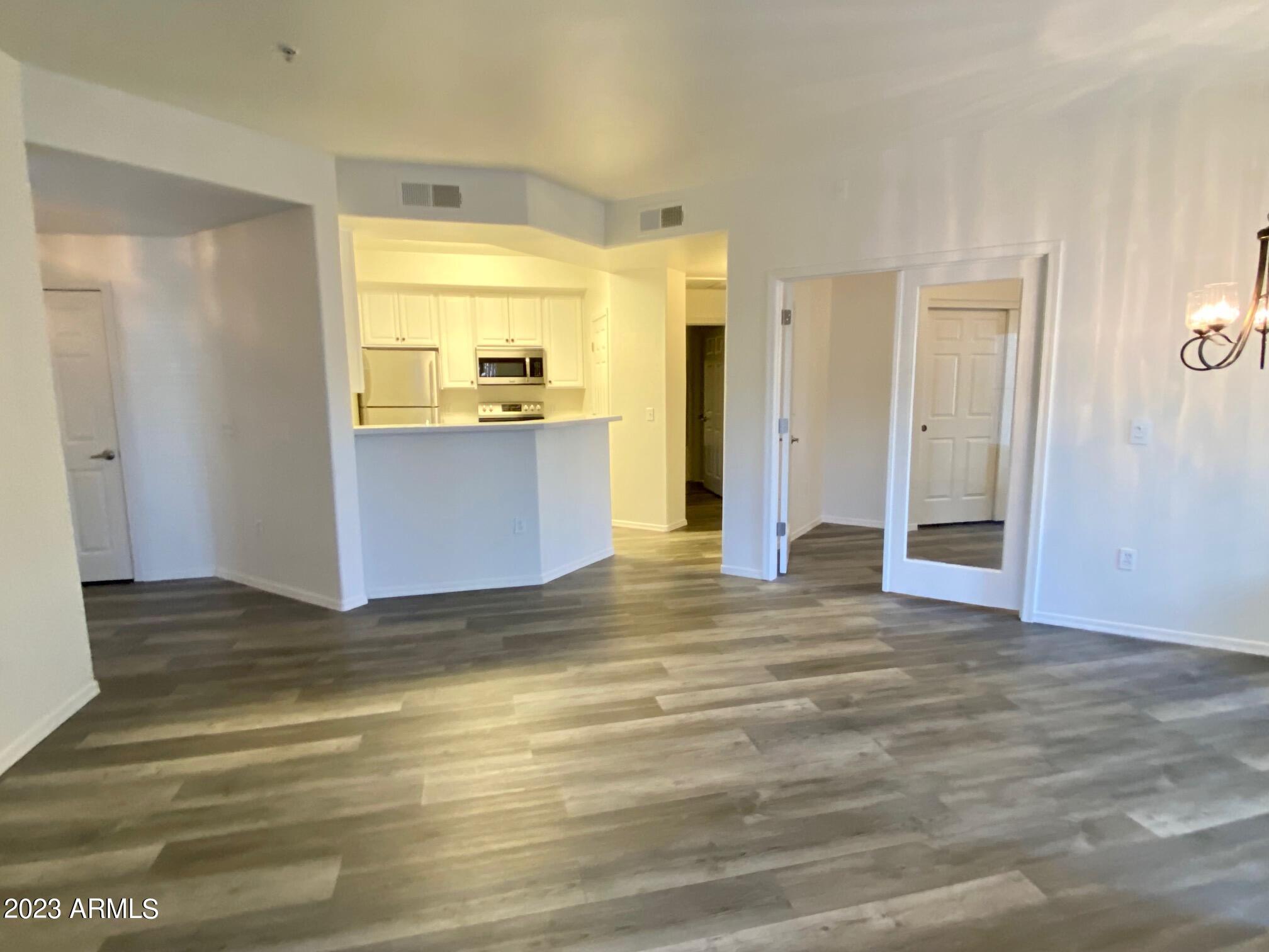 600 W GROVE Parkway 1066