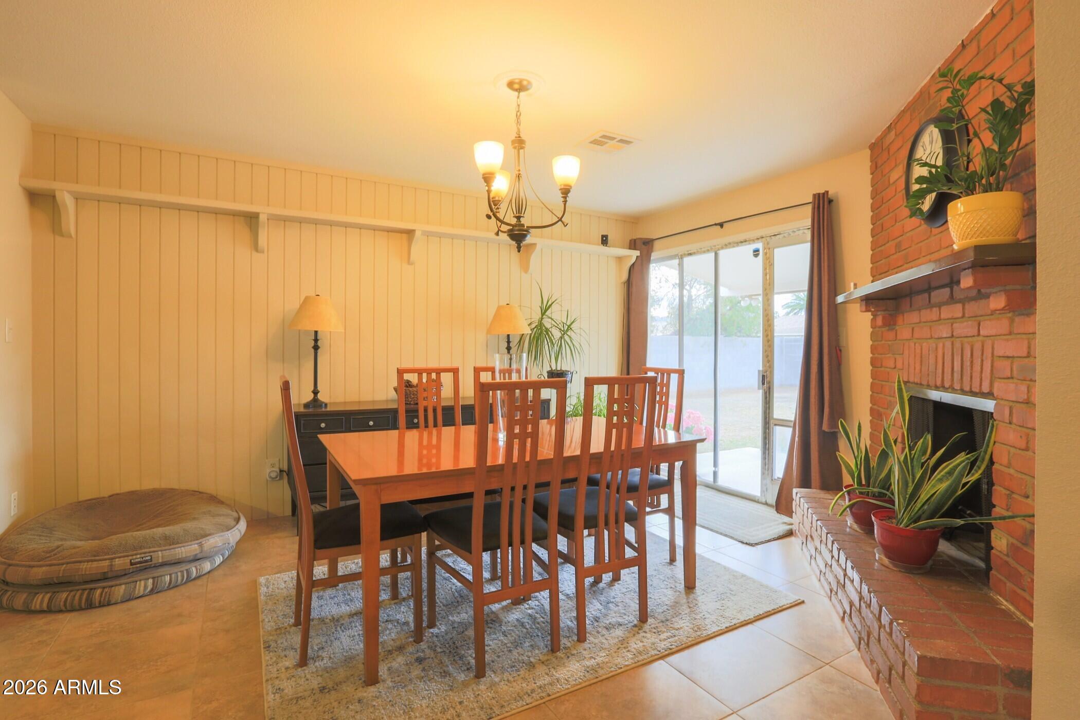 2845 E Sierra Street