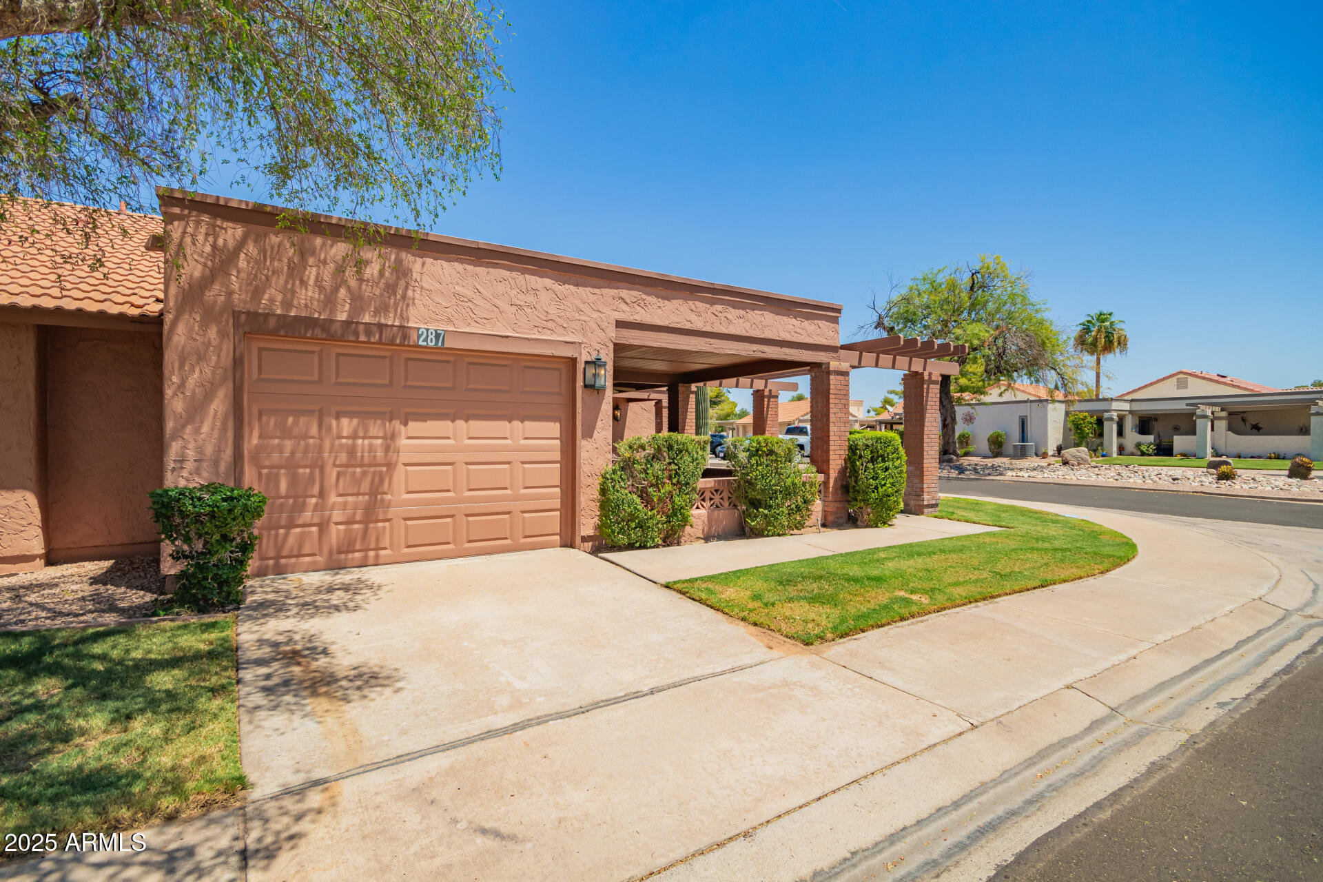 287 LEISURE WORLD --