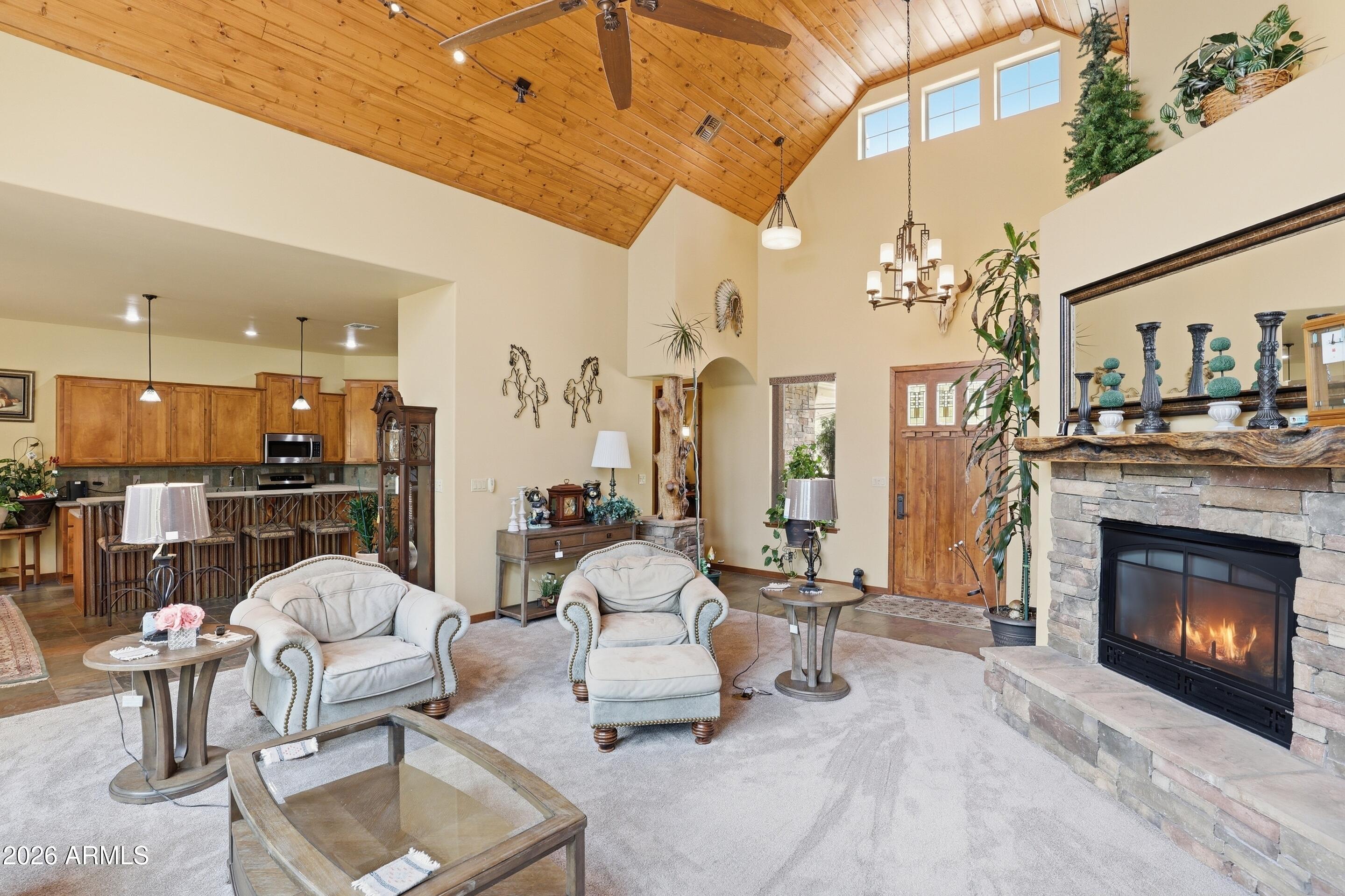 703 N GRAPEVINE Drive