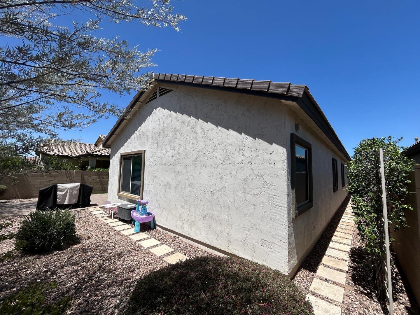10819 W Swayback Pass