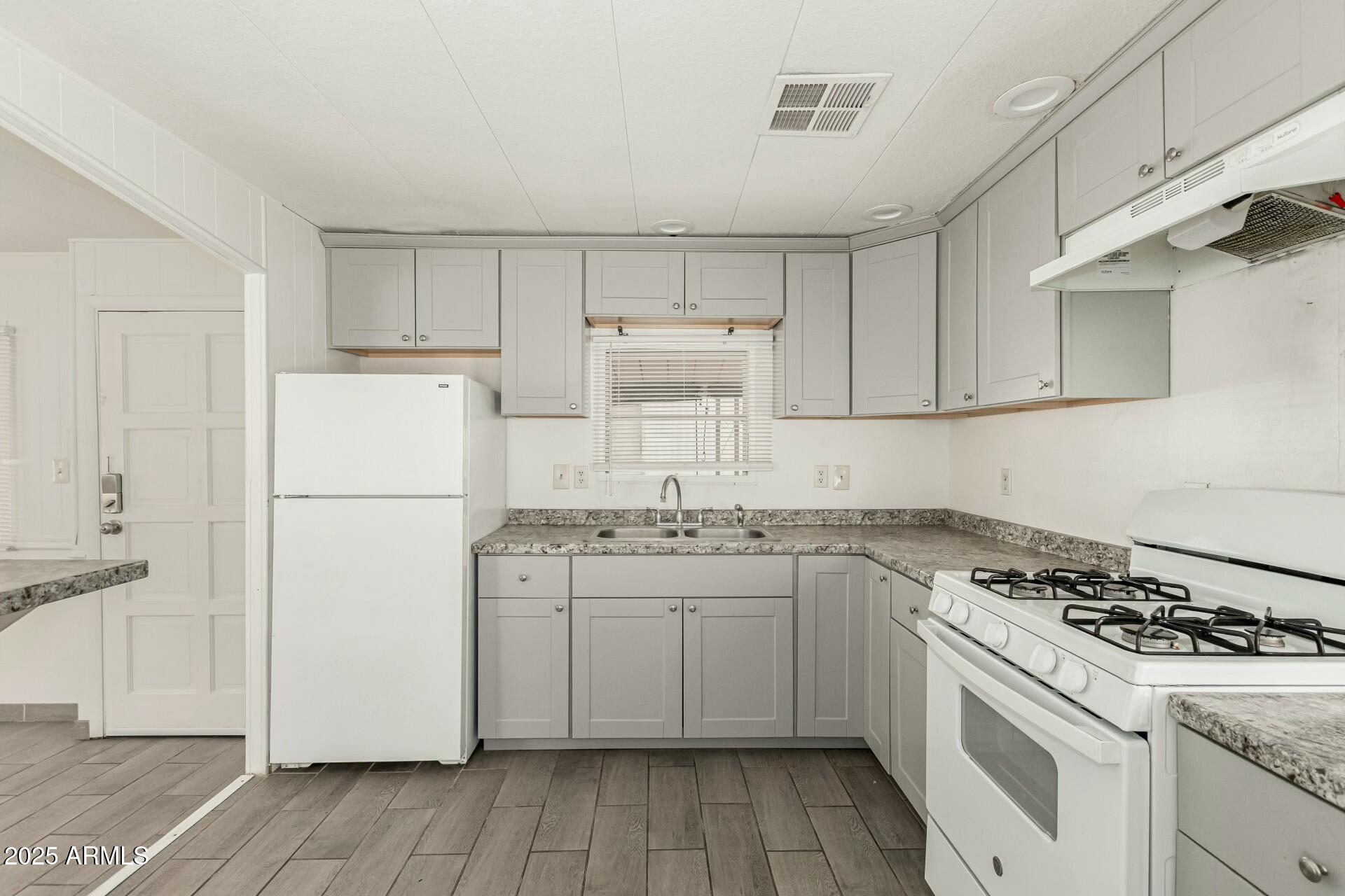 730 S COUNTRY CLUB Drive 5