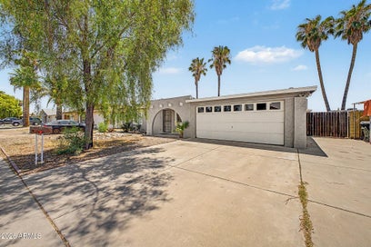 7127 W MONTEBELLO Avenue Glendale AZ 85303