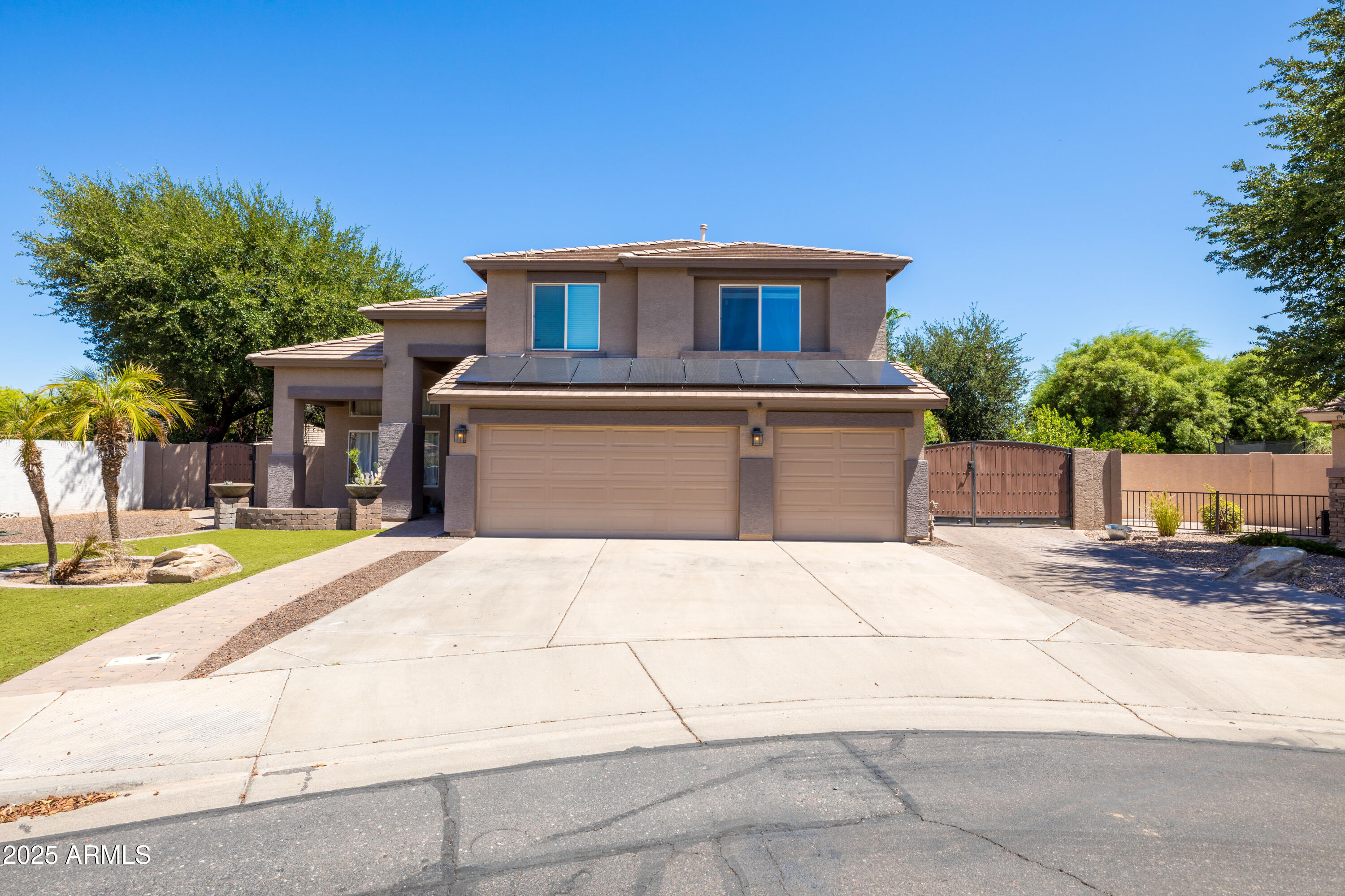 1204 S ARROYA Circle