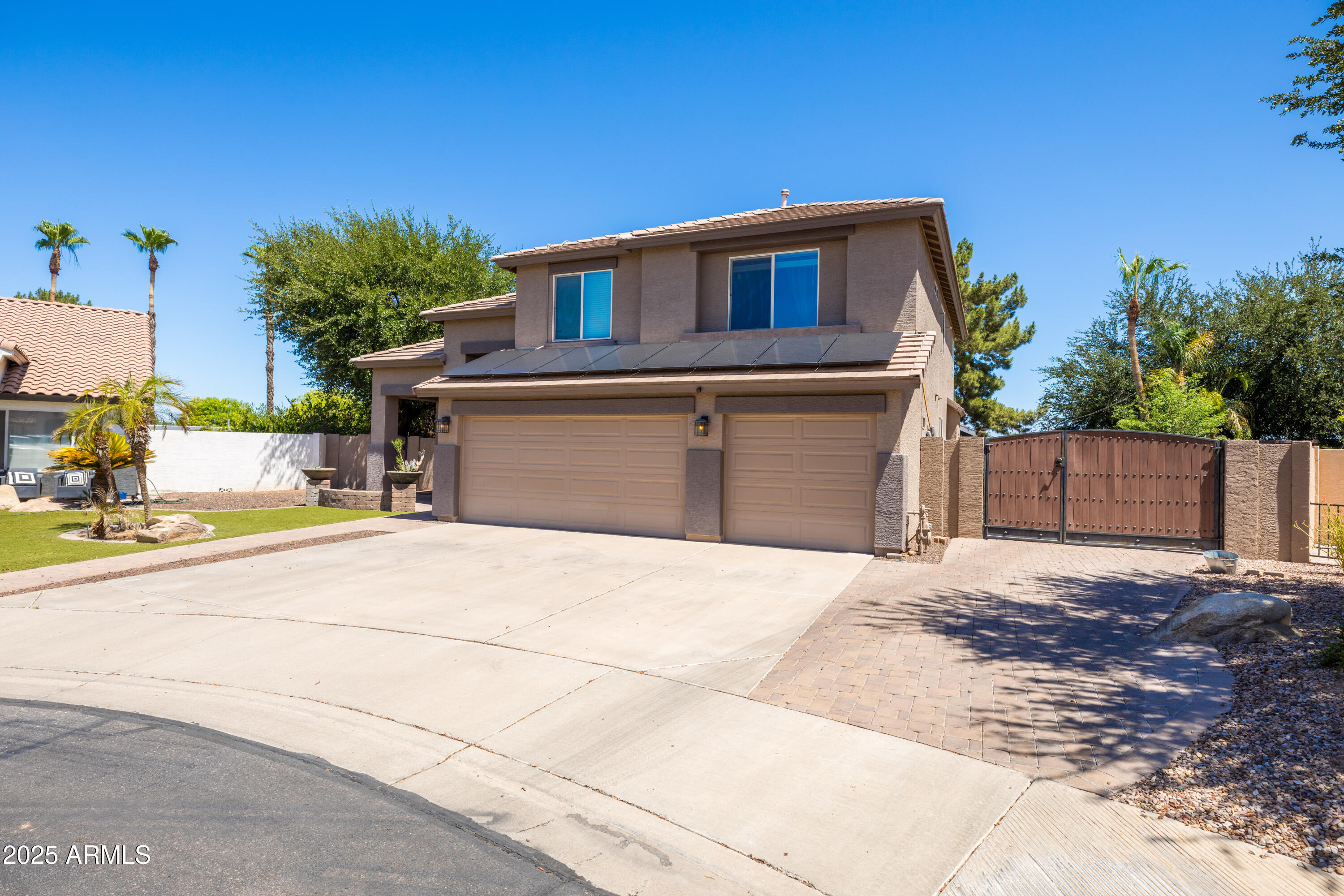 1204 S ARROYA Circle
