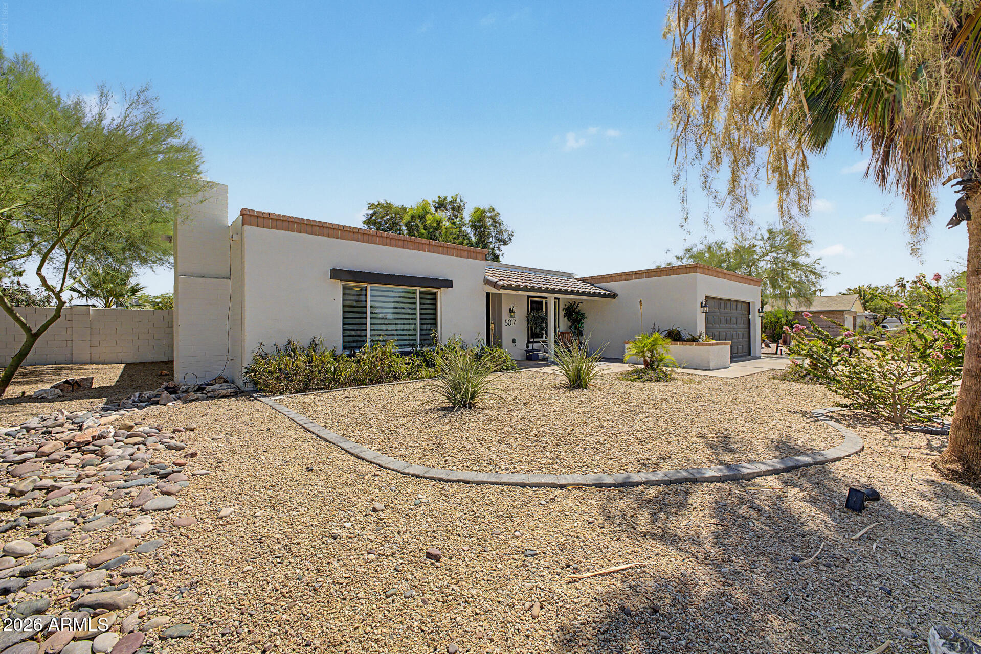 5017 E ACOMA Drive