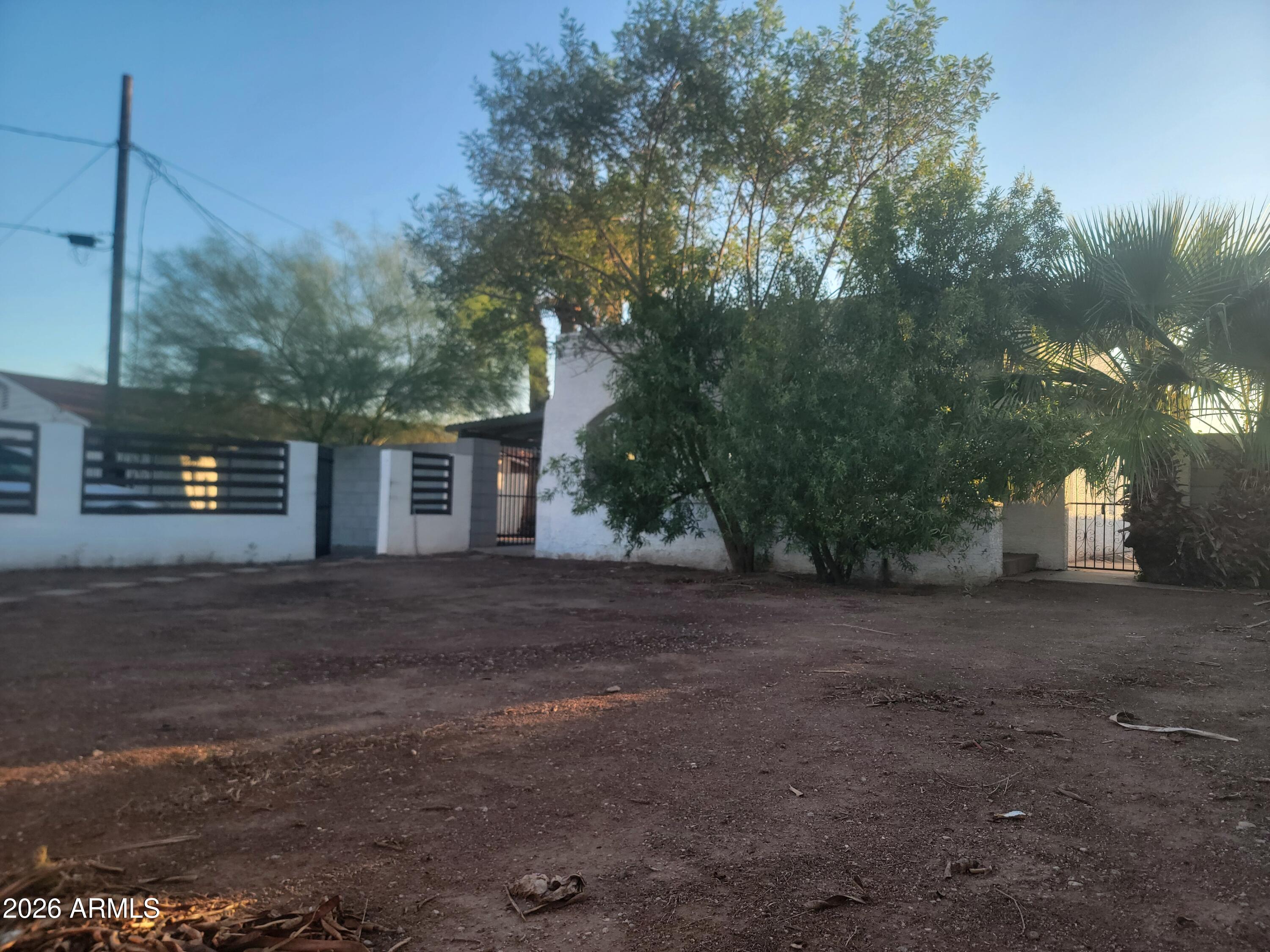 2102 N 26TH Place