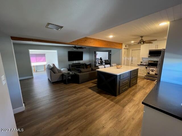 715 W Tuckey Lane