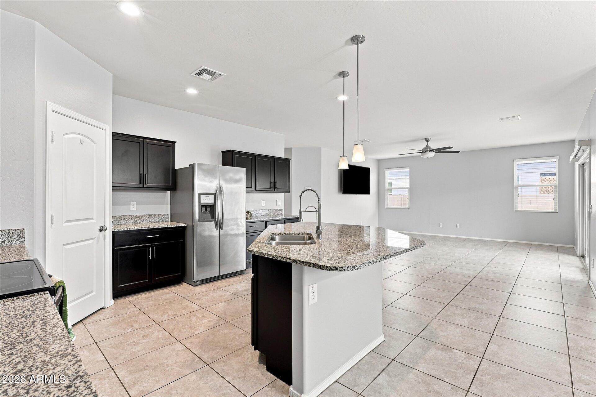 4952 E CHROMIUM Road