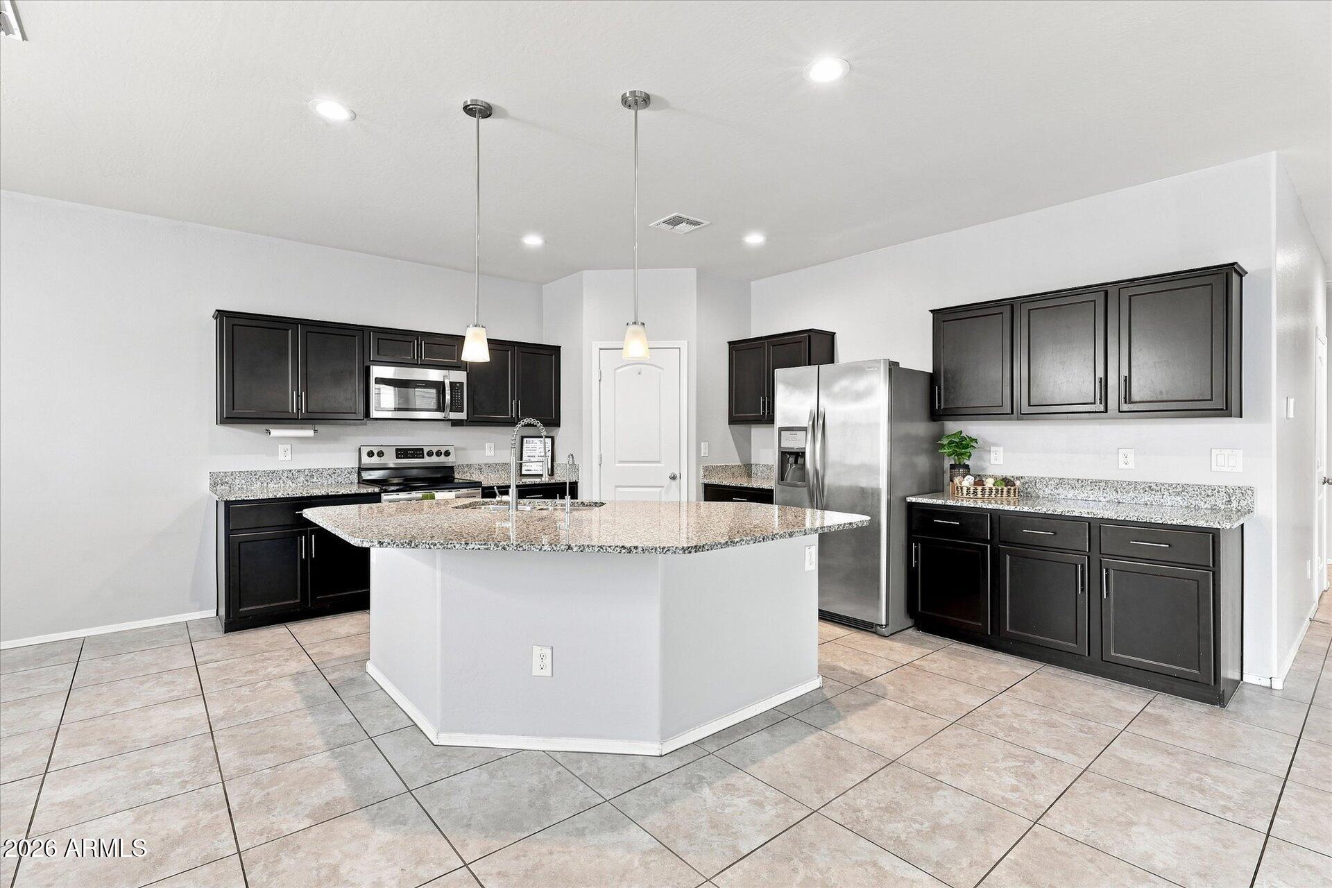 4952 E CHROMIUM Road