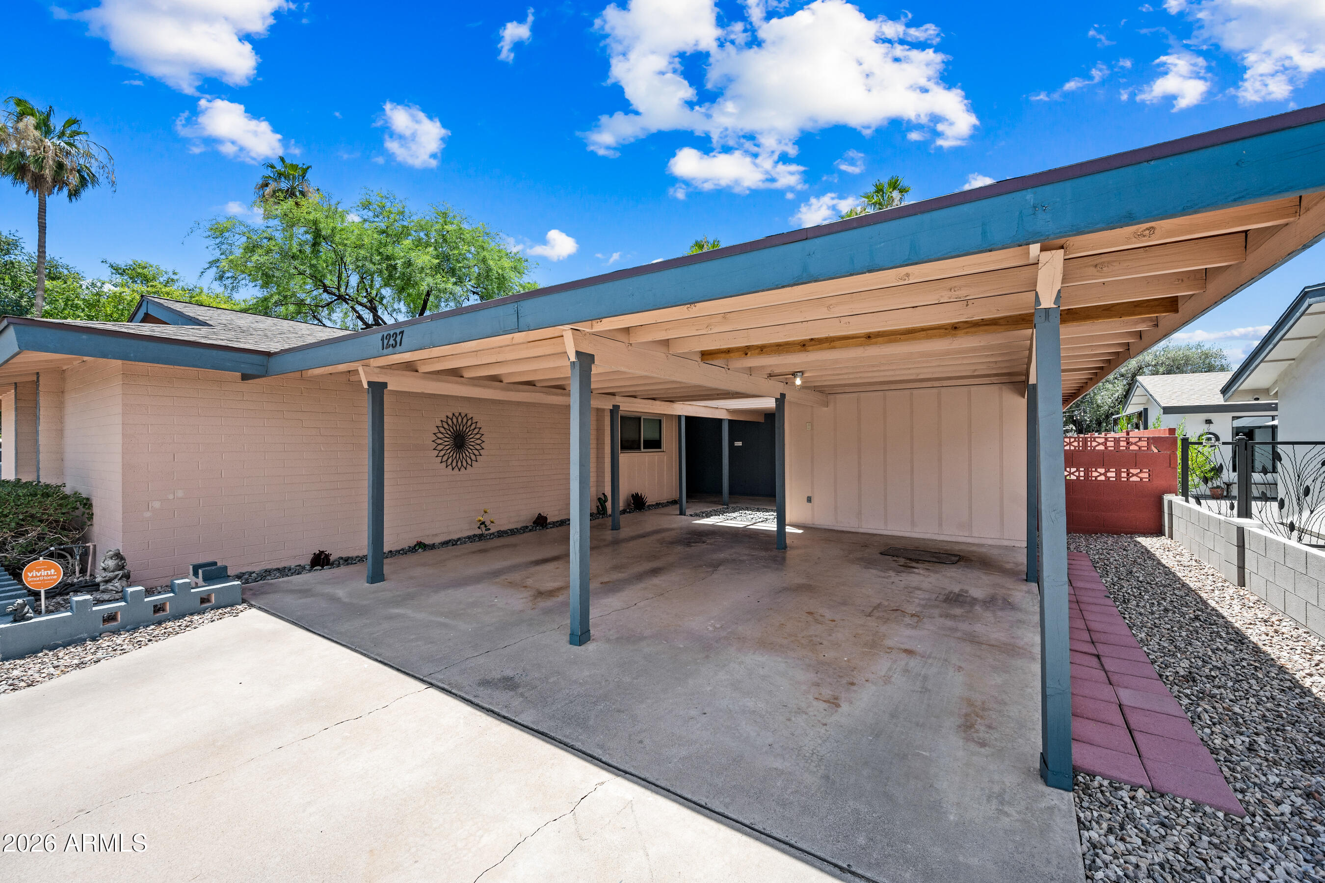 1237 E MALIBU Drive