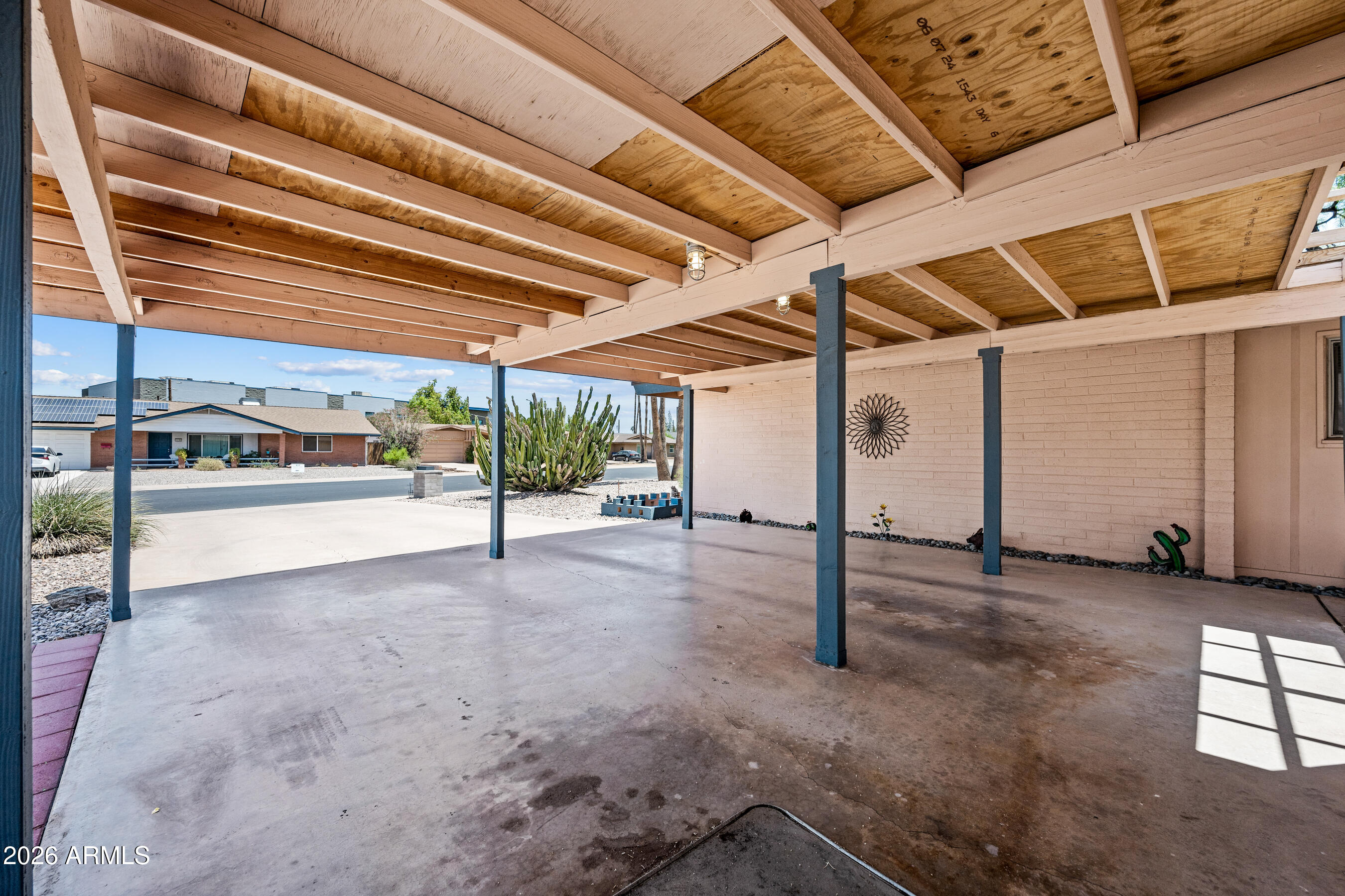 1237 E MALIBU Drive