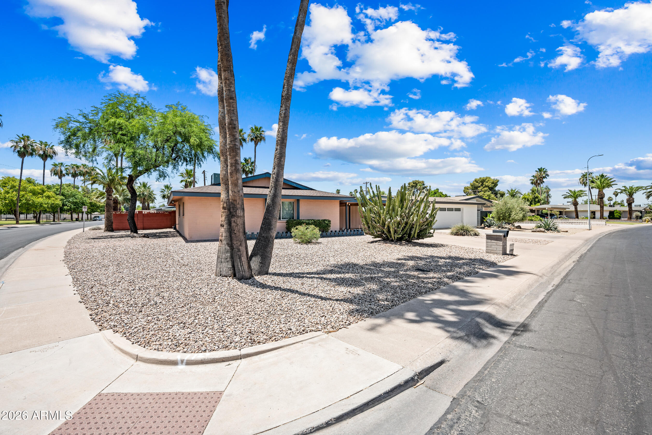 1237 E MALIBU Drive