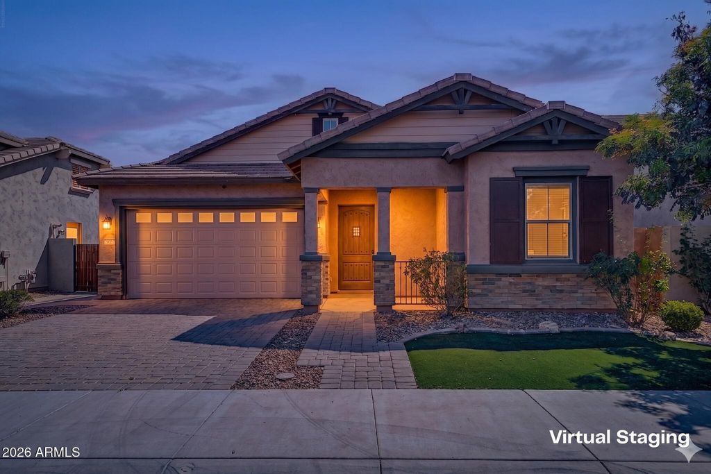 Photo of 927 S Soho Lane, Chandler, AZ 85225 (MLS # 7016847)