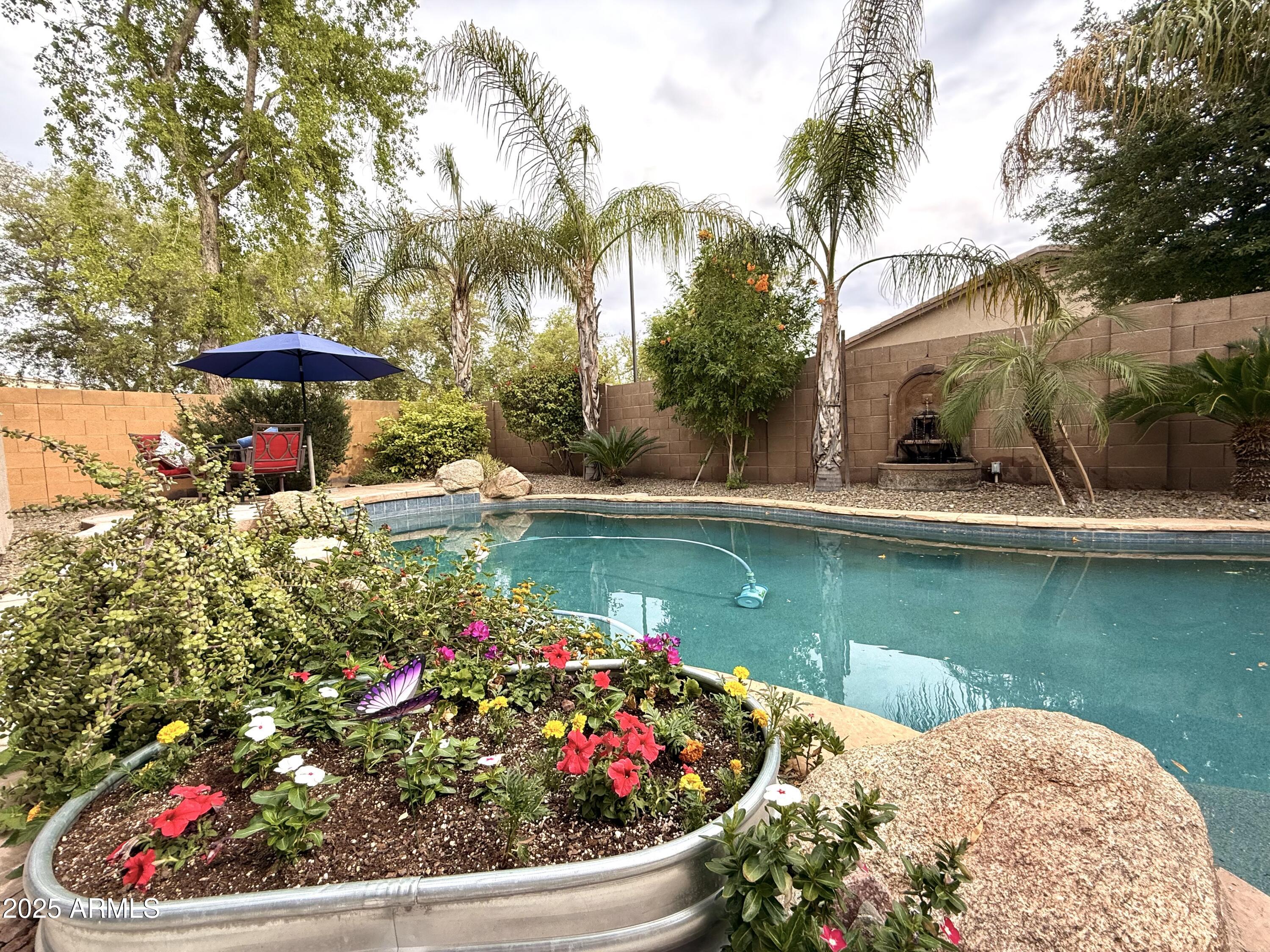 883 E GEMINI Place