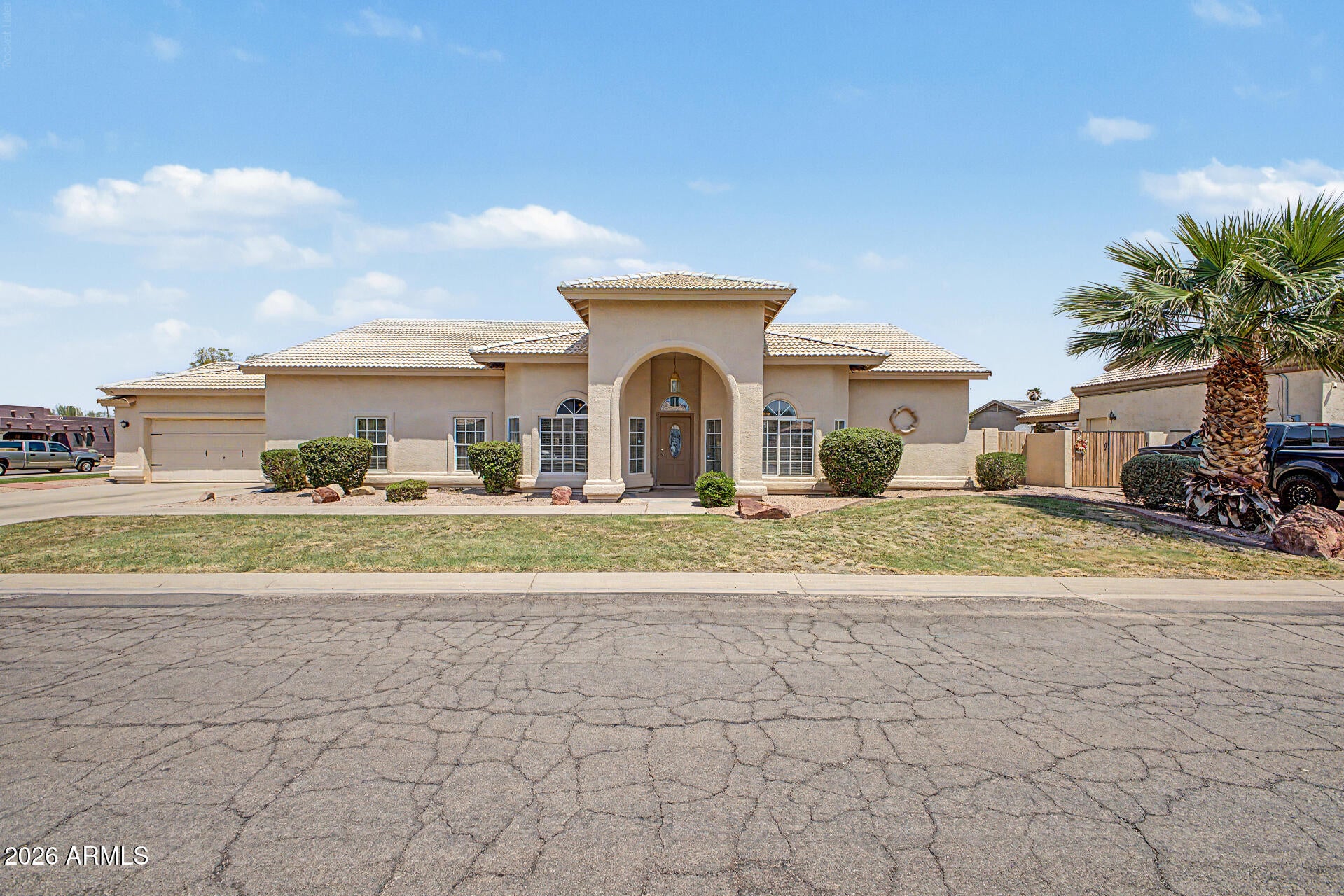 1210 E CLEARVIEW Drive