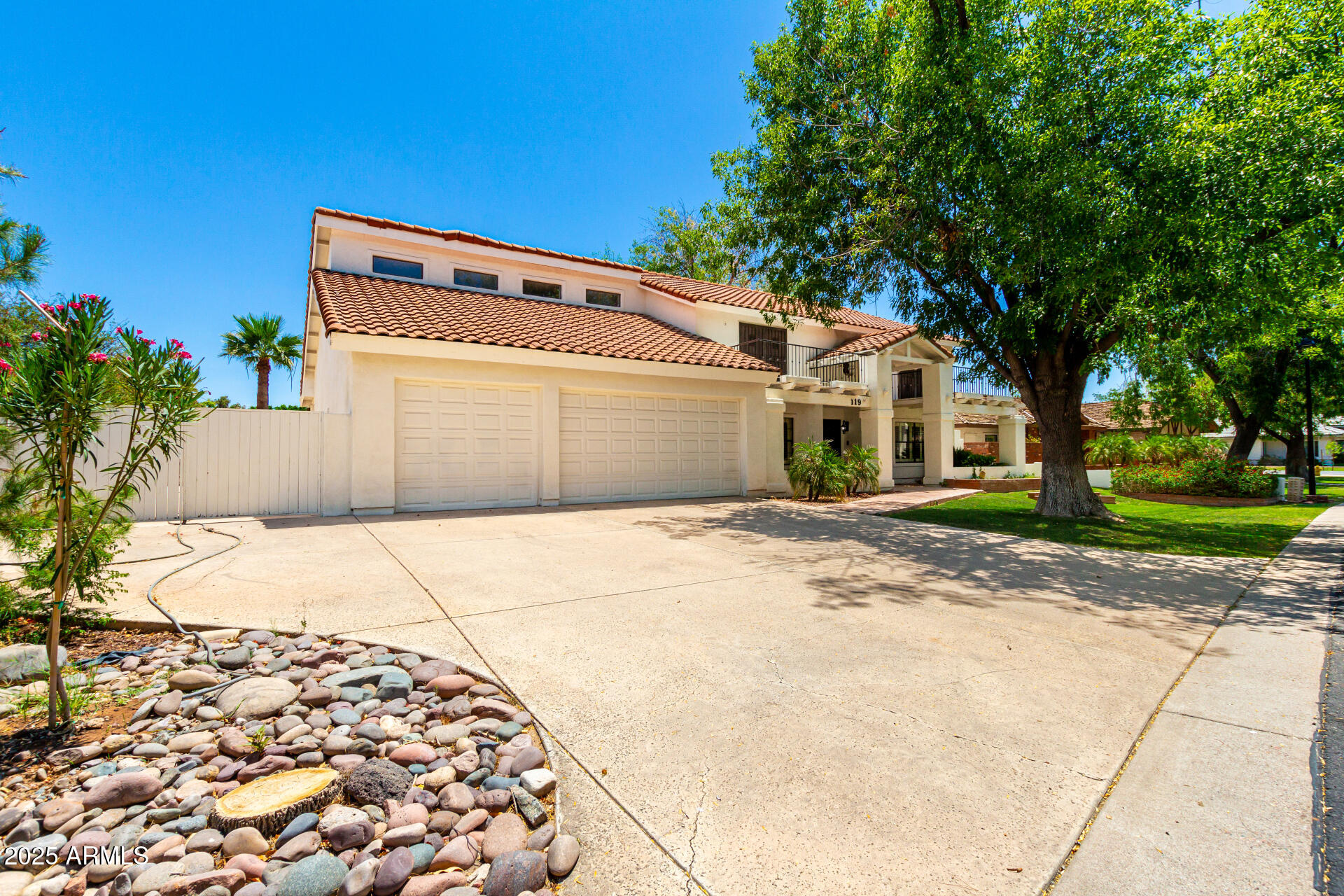 119 E PALOMINO Drive