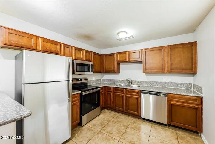 12621 N 37TH Drive