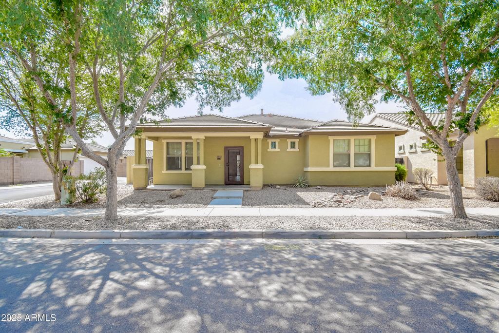 Photo of 3327 E Ivanhoe Street, Gilbert, AZ 85295 (MLS # 6925414)